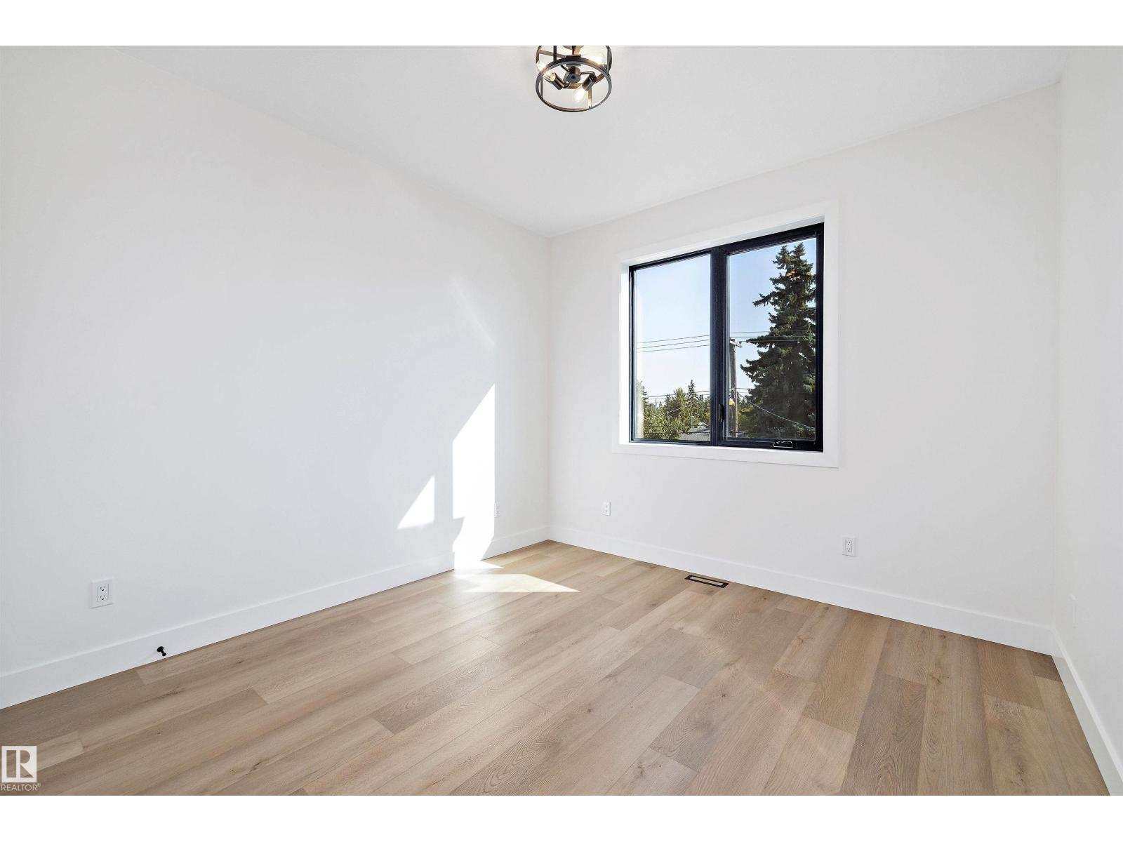 Photo 32 of 14711 88 Av Nw, Edmonton AB