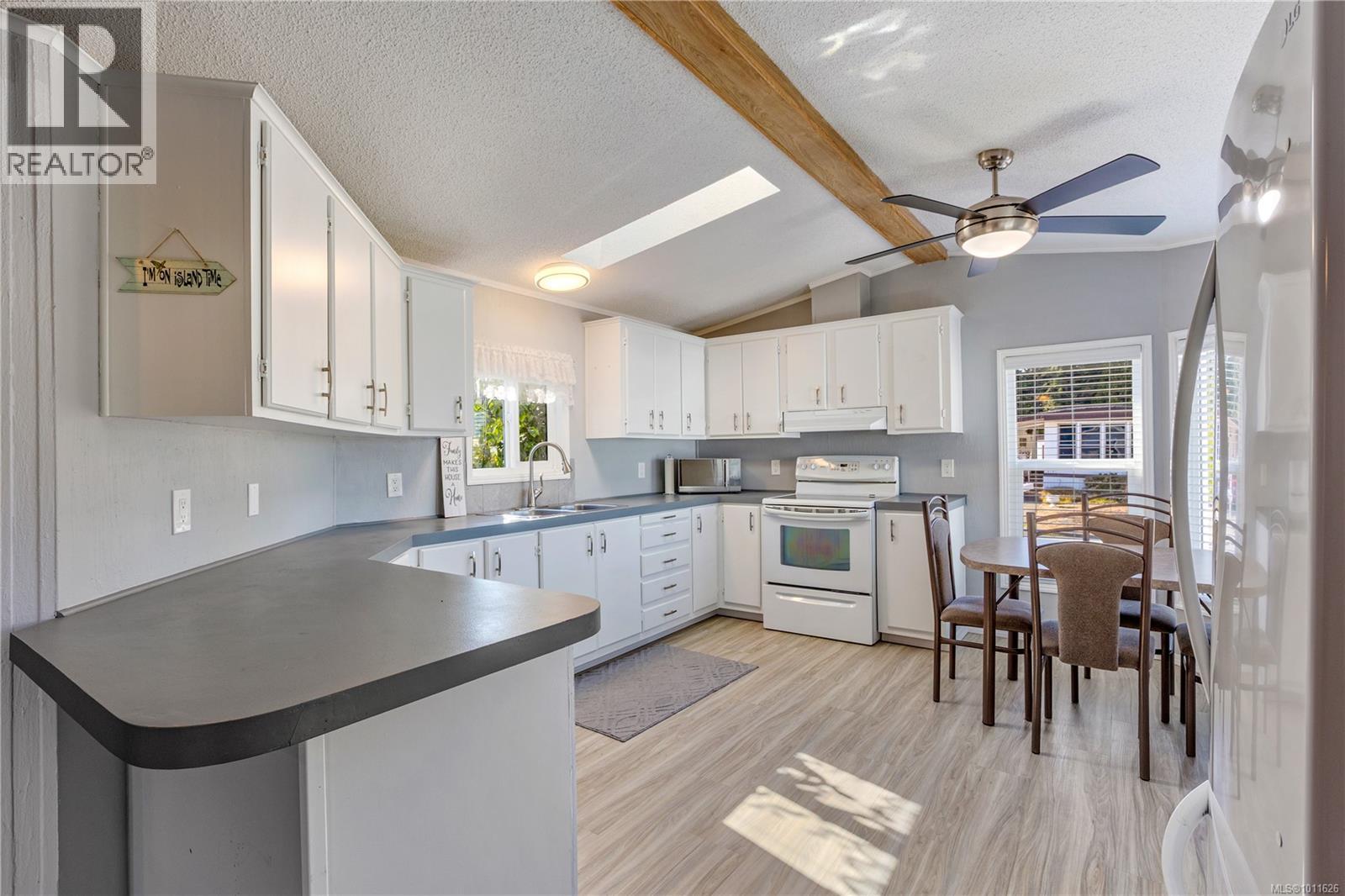 59 390 COWICHAN Ave, Courtenay