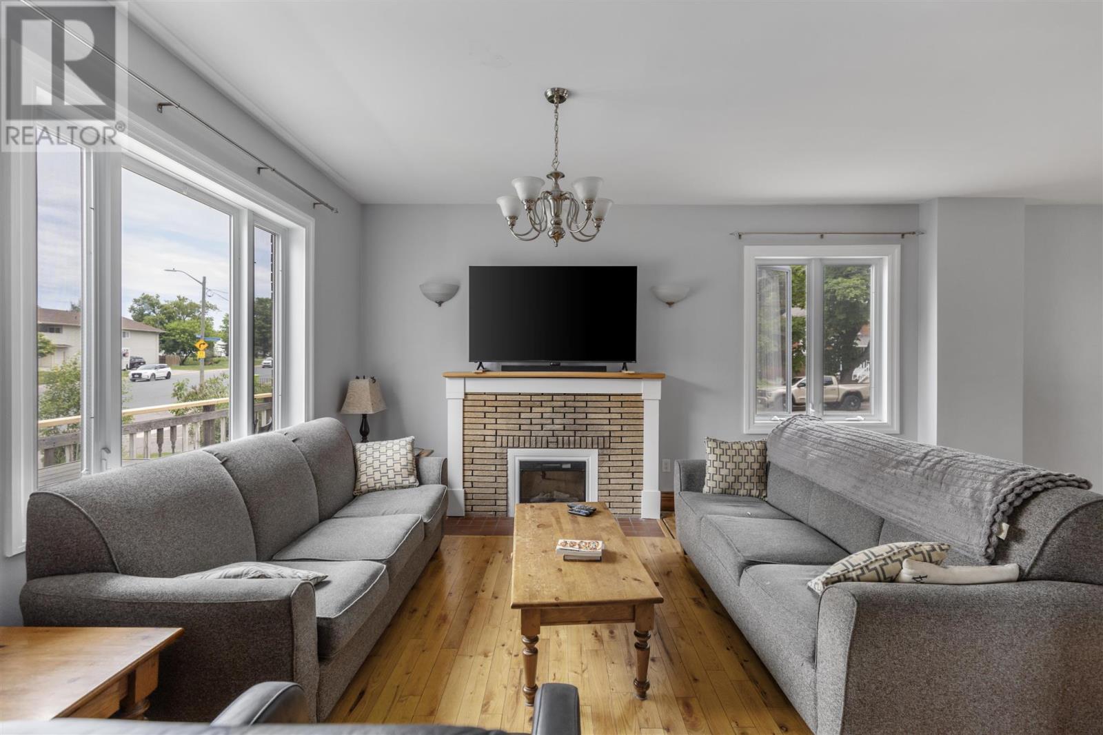 Photo 12 of 58 Lansdowne Ave, Sault Ste Marie ON