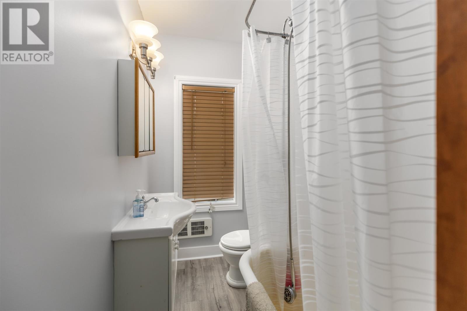 Photo 20 of 58 Lansdowne Ave, Sault Ste Marie ON