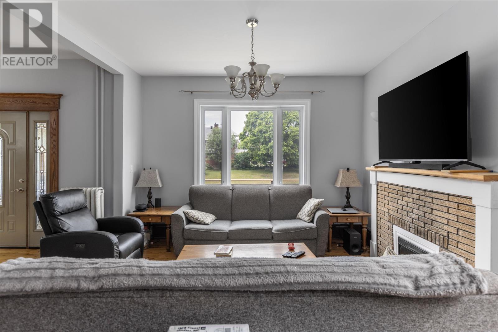 Photo 11 of 58 Lansdowne Ave, Sault Ste Marie ON