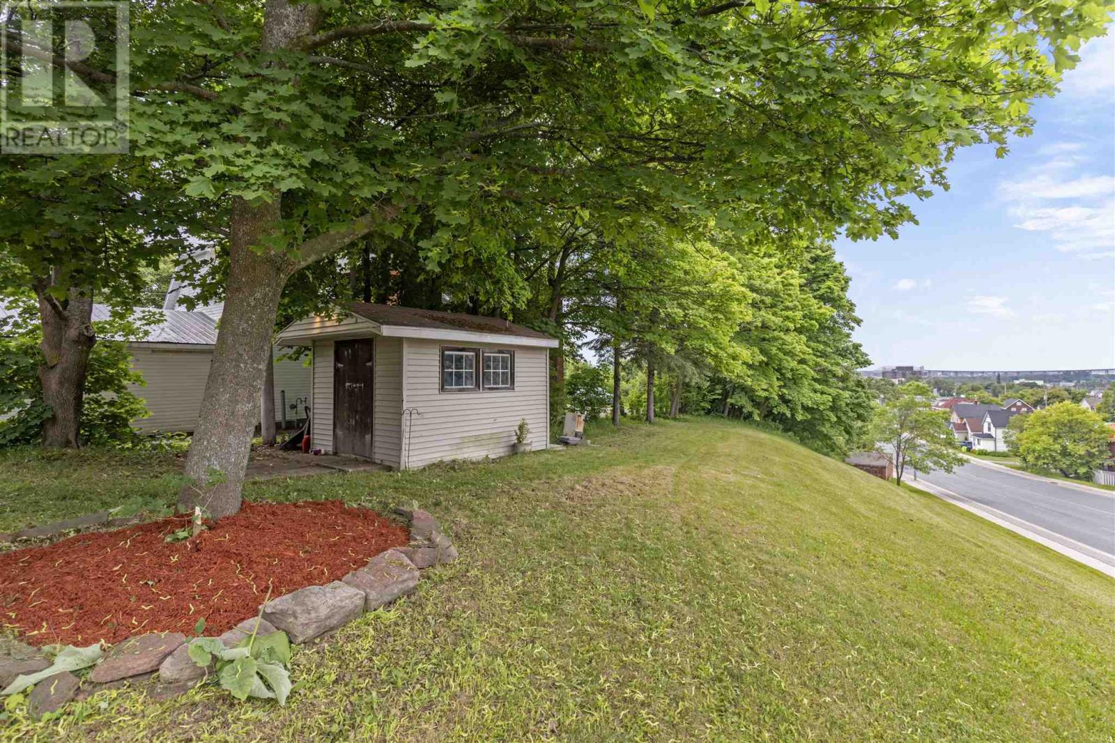 Photo 7 of 58 Lansdowne Ave, Sault Ste Marie ON