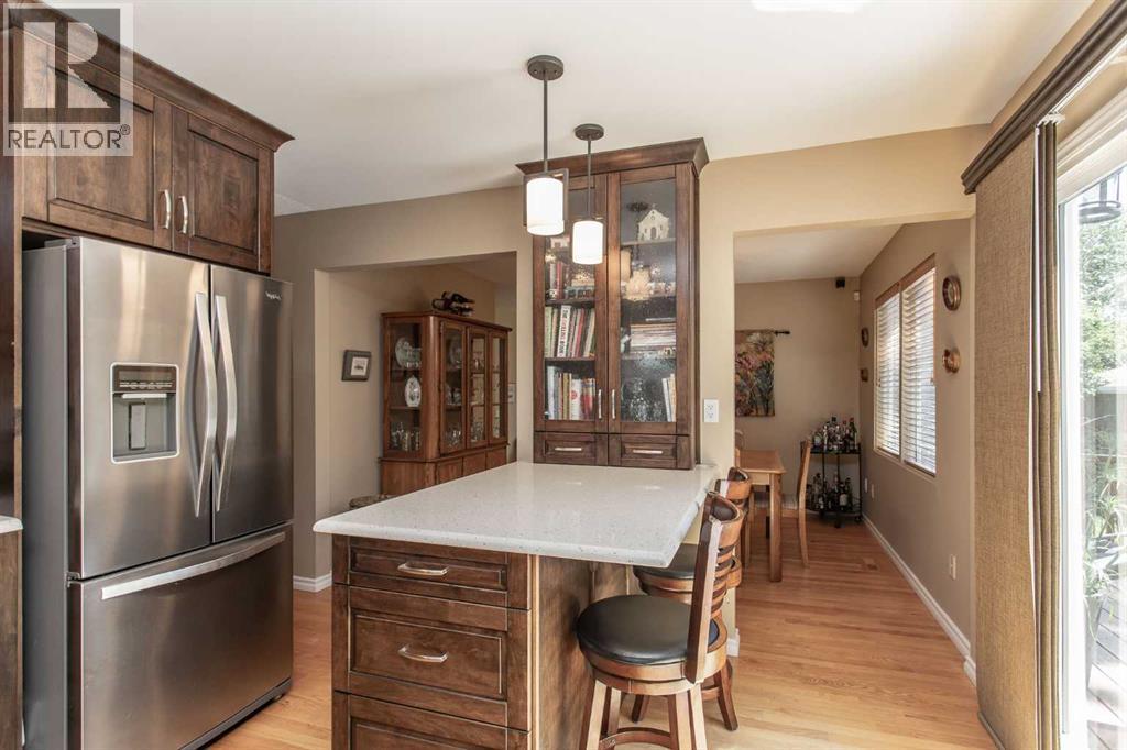 Photo 8 of 19 Oyen Crescent, Red Deer AB