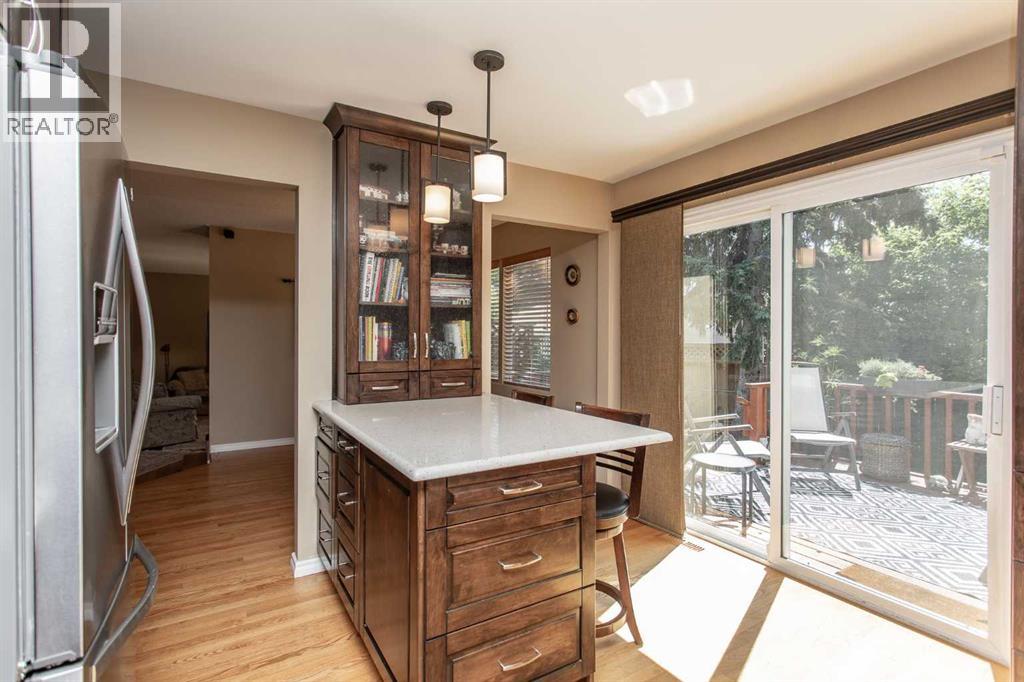 Photo 7 of 19 Oyen Crescent, Red Deer AB