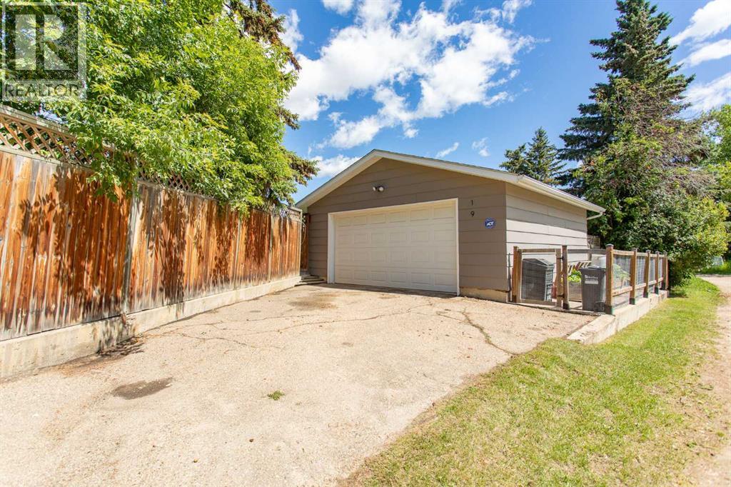 Photo 37 of 19 Oyen Crescent, Red Deer AB