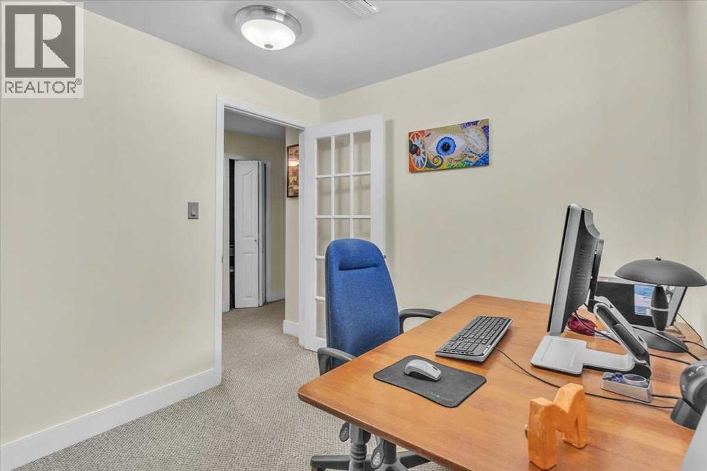 Photo 43 of 67 Woodfield Close Sw, Calgary AB