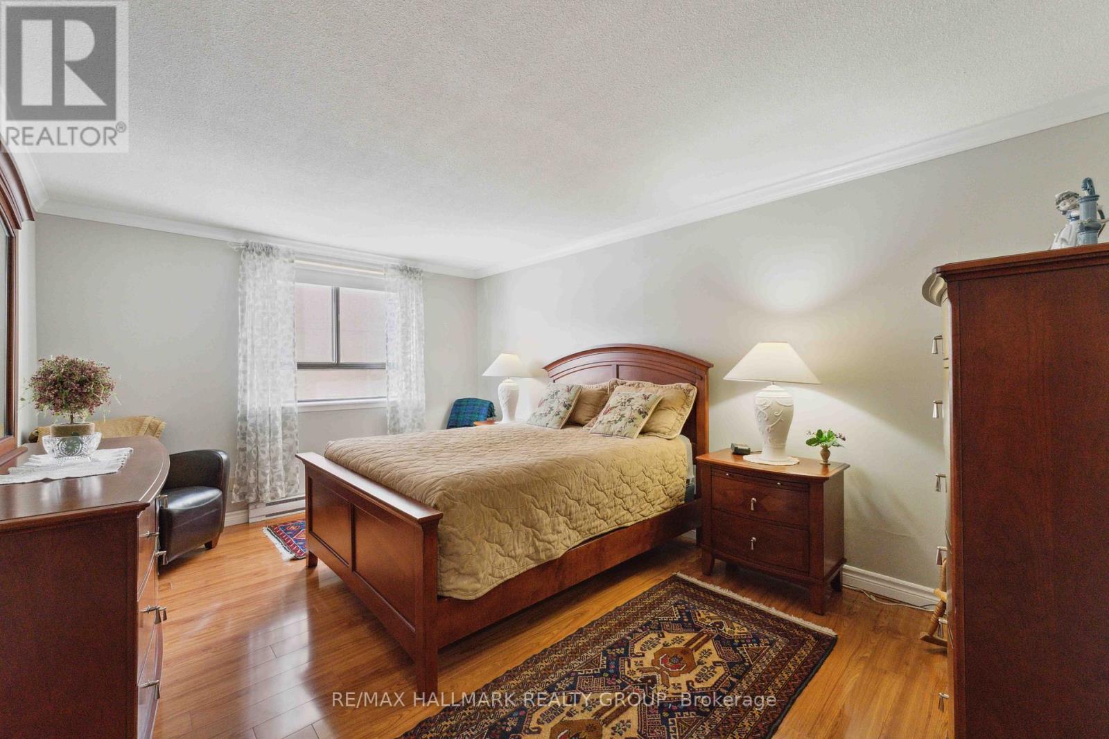 Photo 10 of 308 470 Laurier Avenue W, Ottawa ON