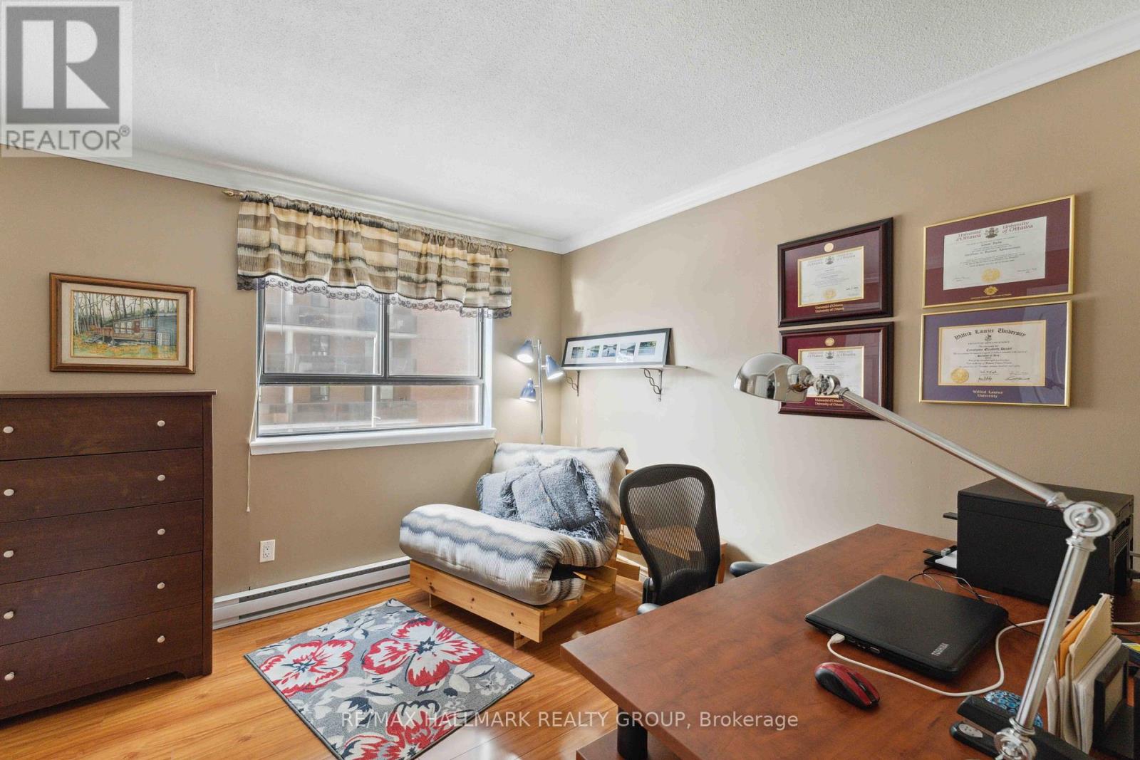 Photo 14 of 308 470 Laurier Avenue W, Ottawa ON