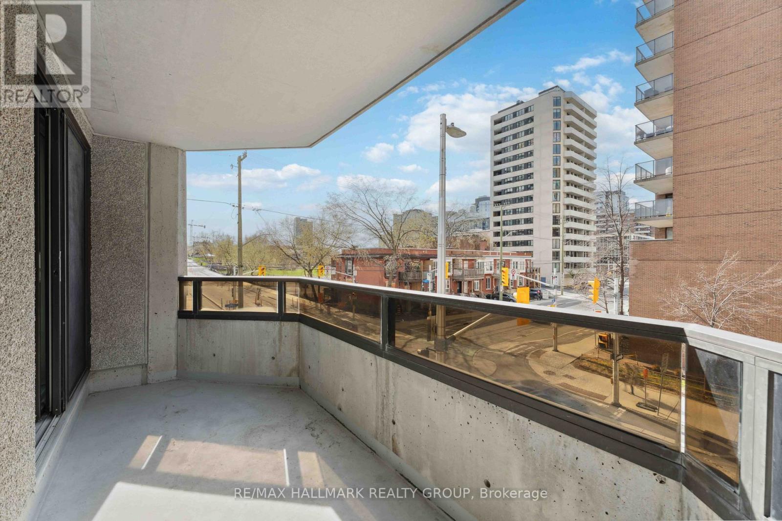 Photo 16 of 308 470 Laurier Avenue W, Ottawa ON