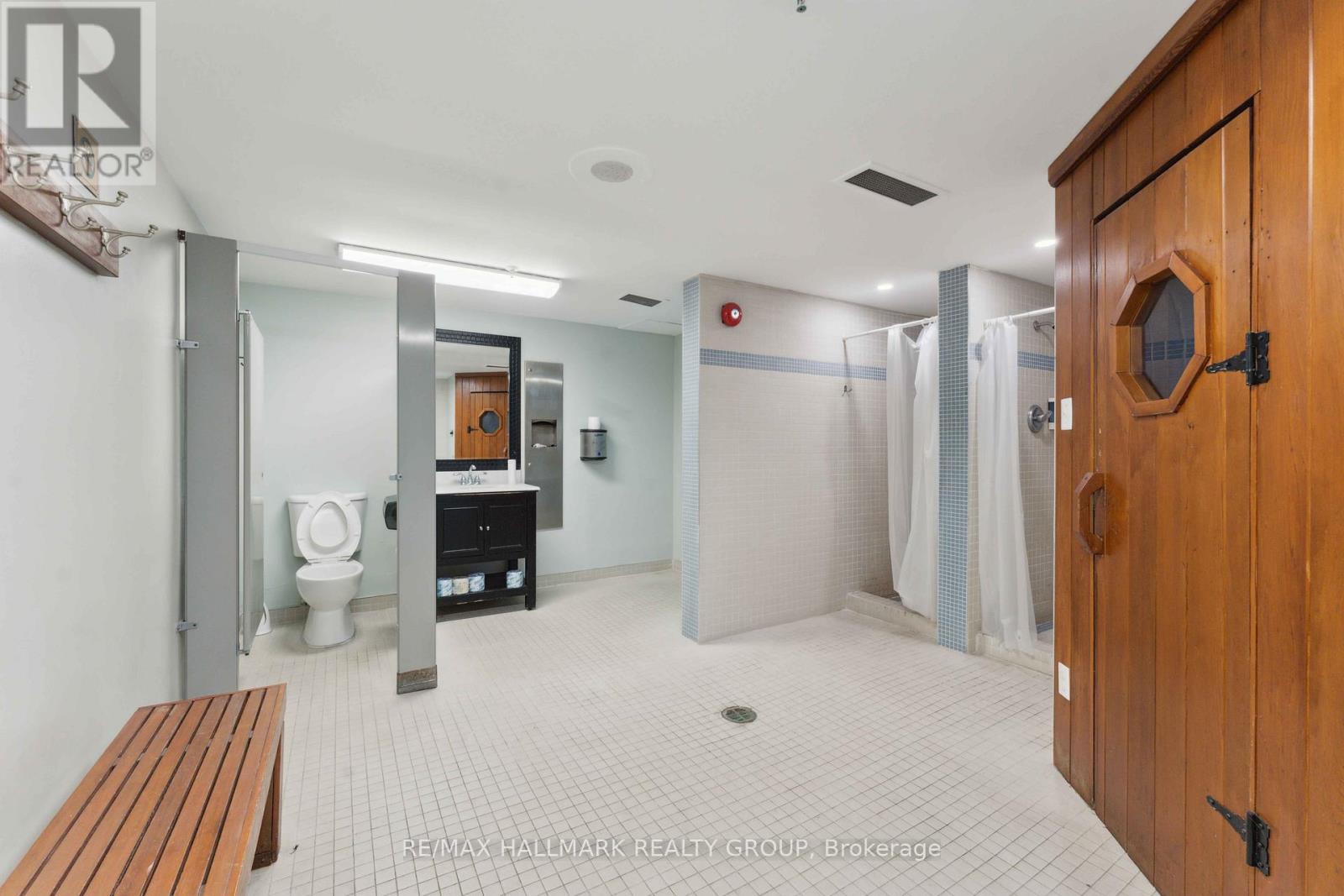 Photo 19 of 308 470 Laurier Avenue W, Ottawa ON