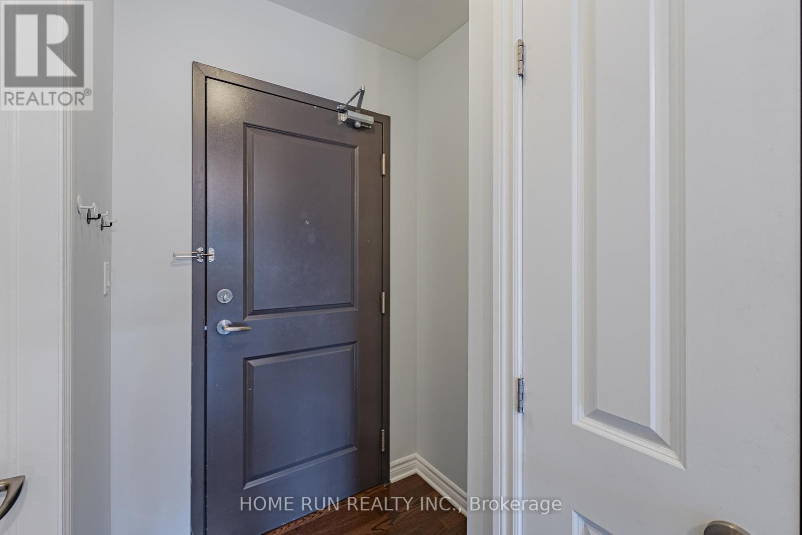 Photo 19 of 210 429 Kent Street, Ottawa ON