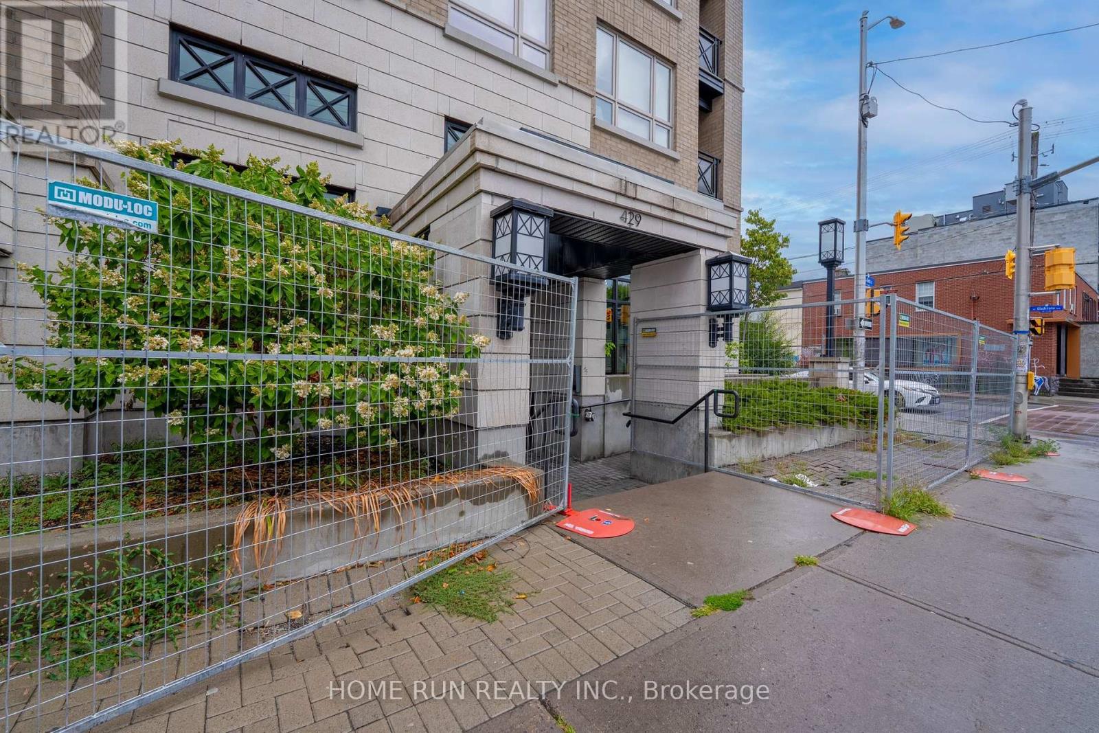 Photo 6 of 210 429 Kent Street, Ottawa ON