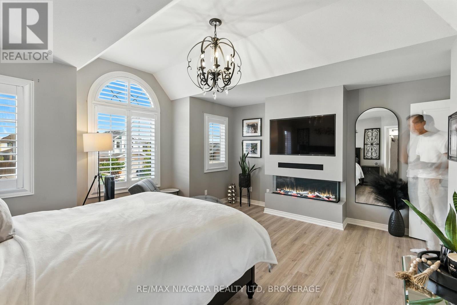 Photo 15 of 6063 Fausta Boulevard, Niagara Falls ON