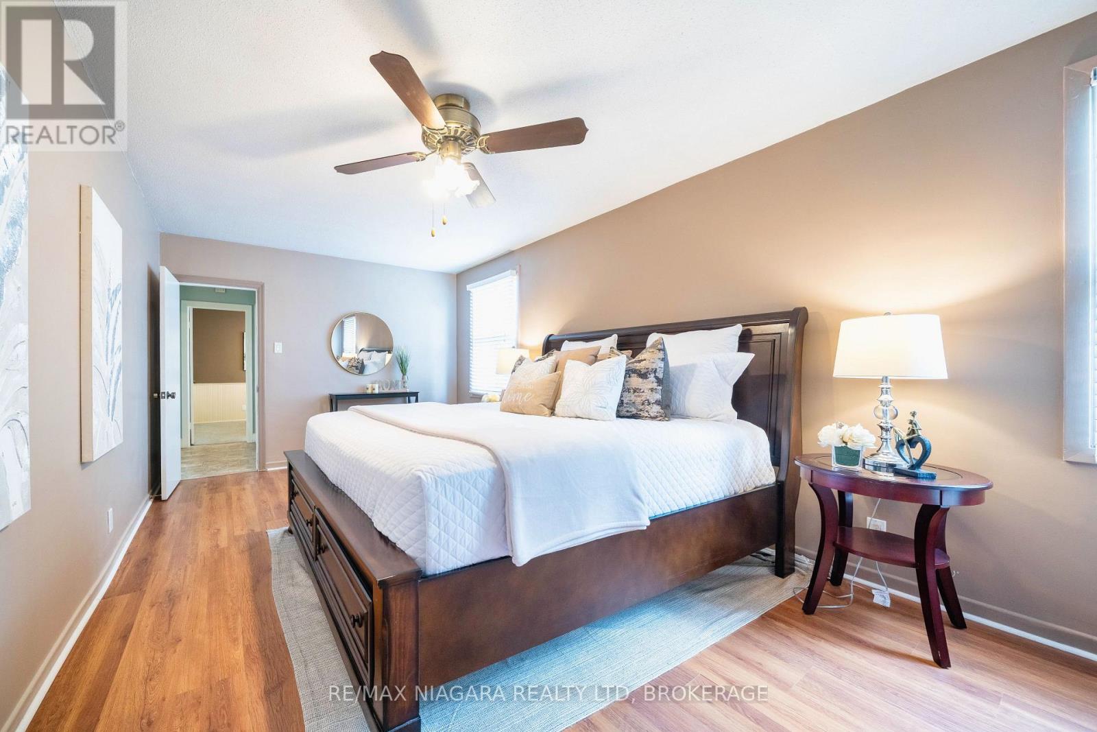 Photo 13 of 28 Bridge Street, St Catharines ON