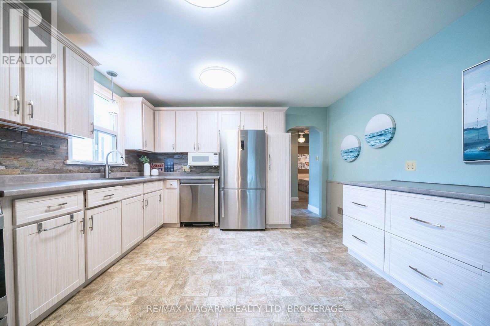 Photo 18 of 28 Bridge Street, St Catharines ON