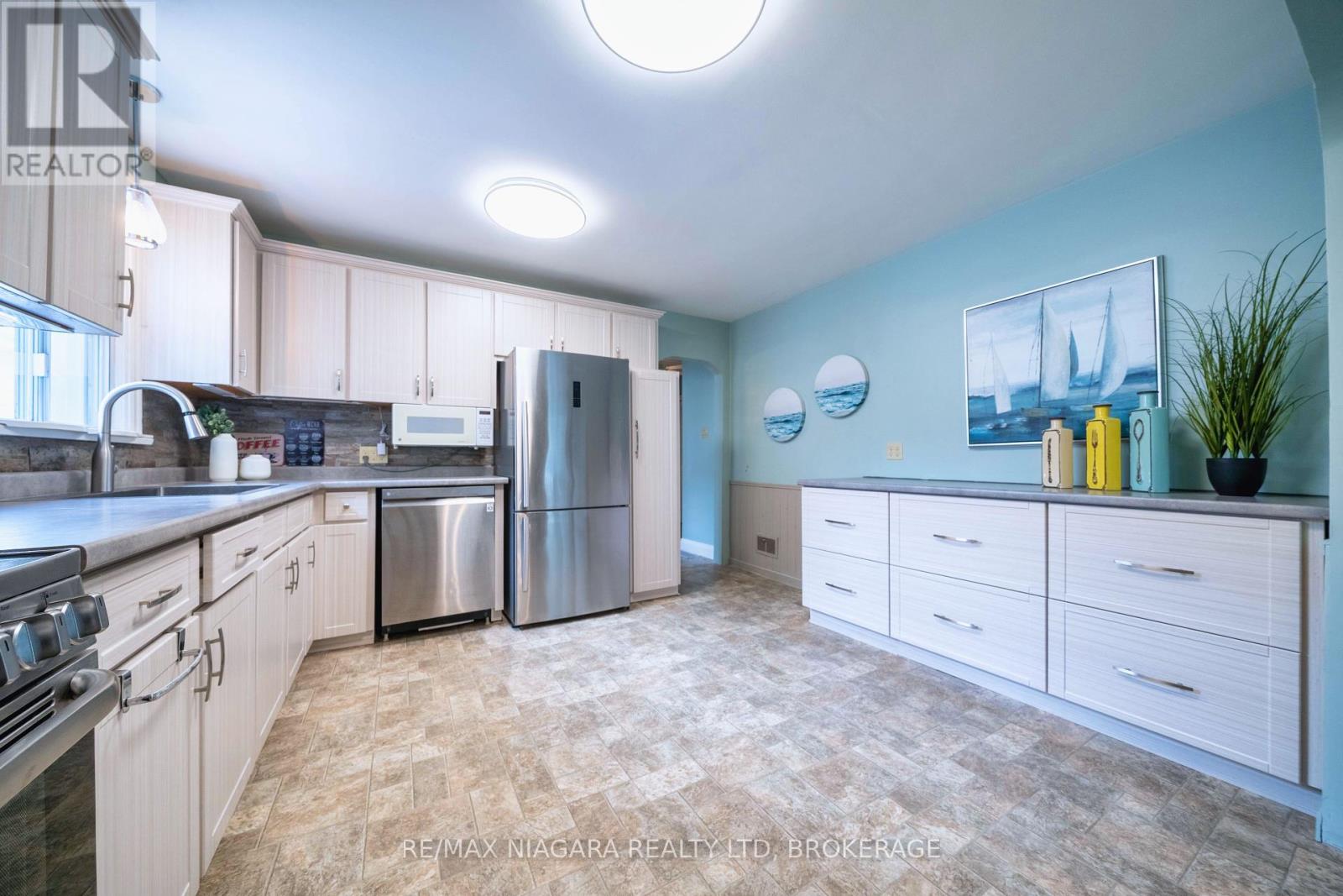 Photo 19 of 28 Bridge Street, St Catharines ON