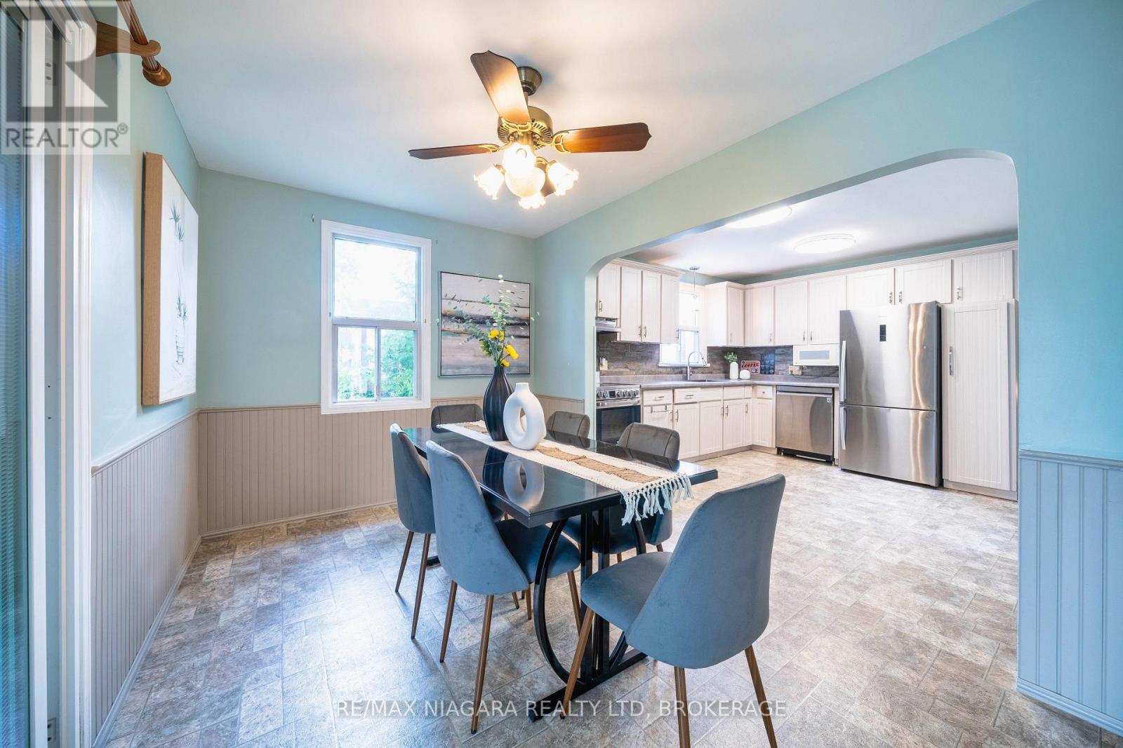 Photo 24 of 28 Bridge Street, St Catharines ON