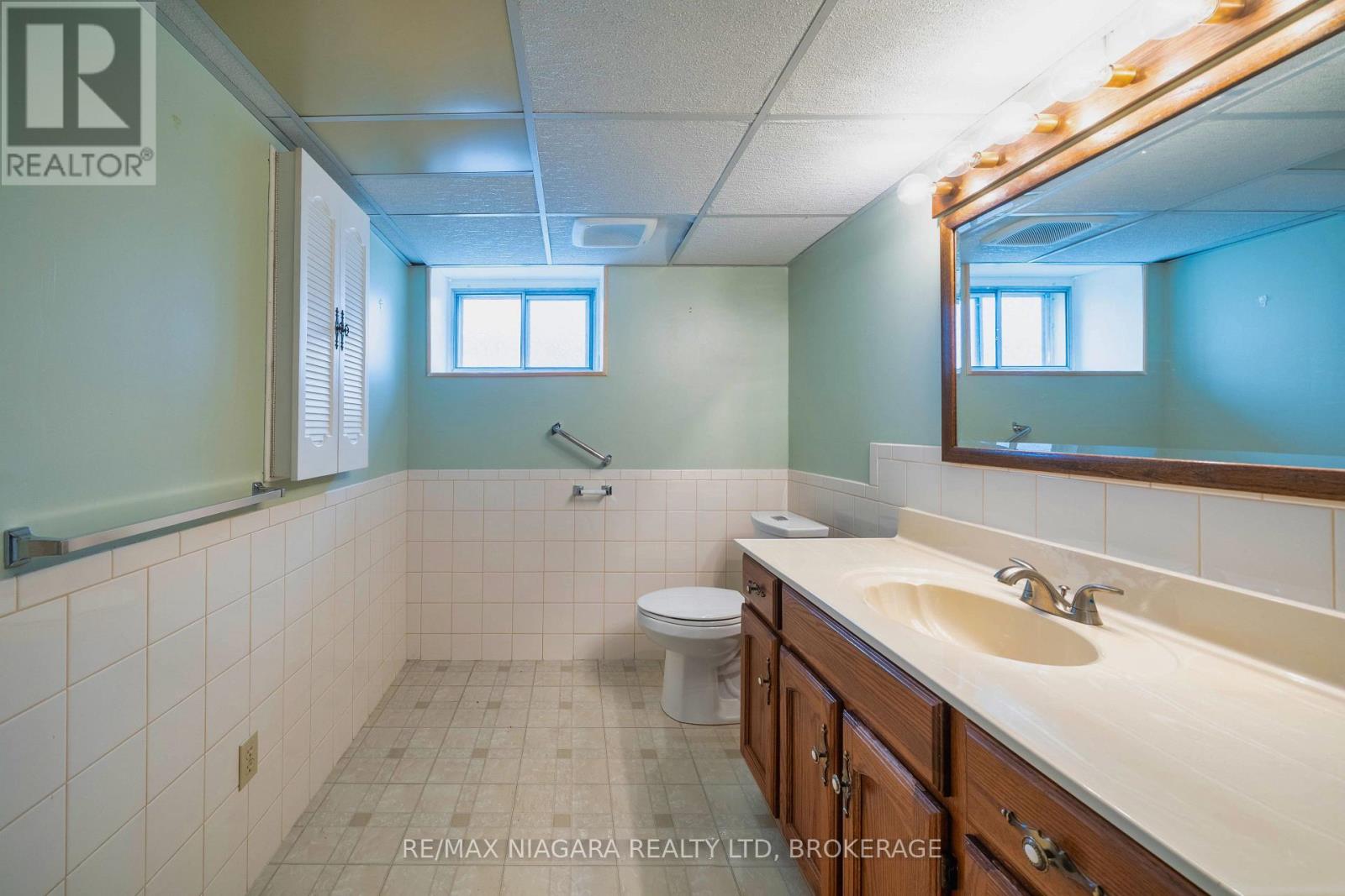 Photo 32 of 28 Bridge Street, St Catharines ON