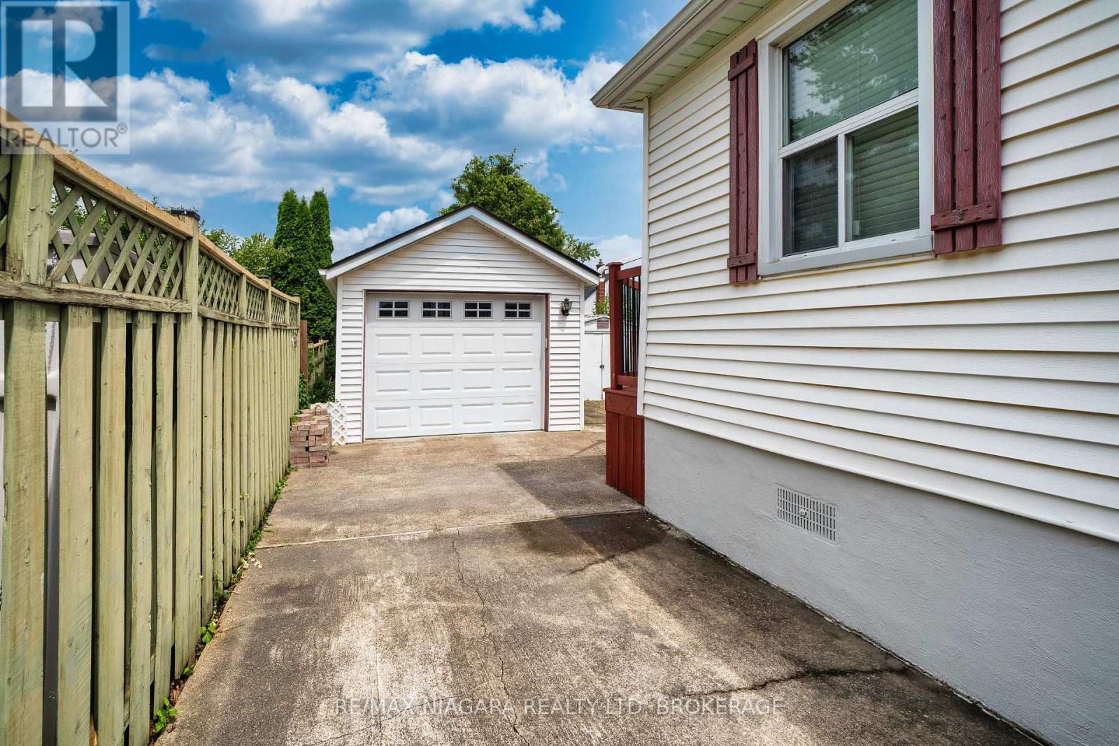 Photo 39 of 28 Bridge Street, St Catharines ON
