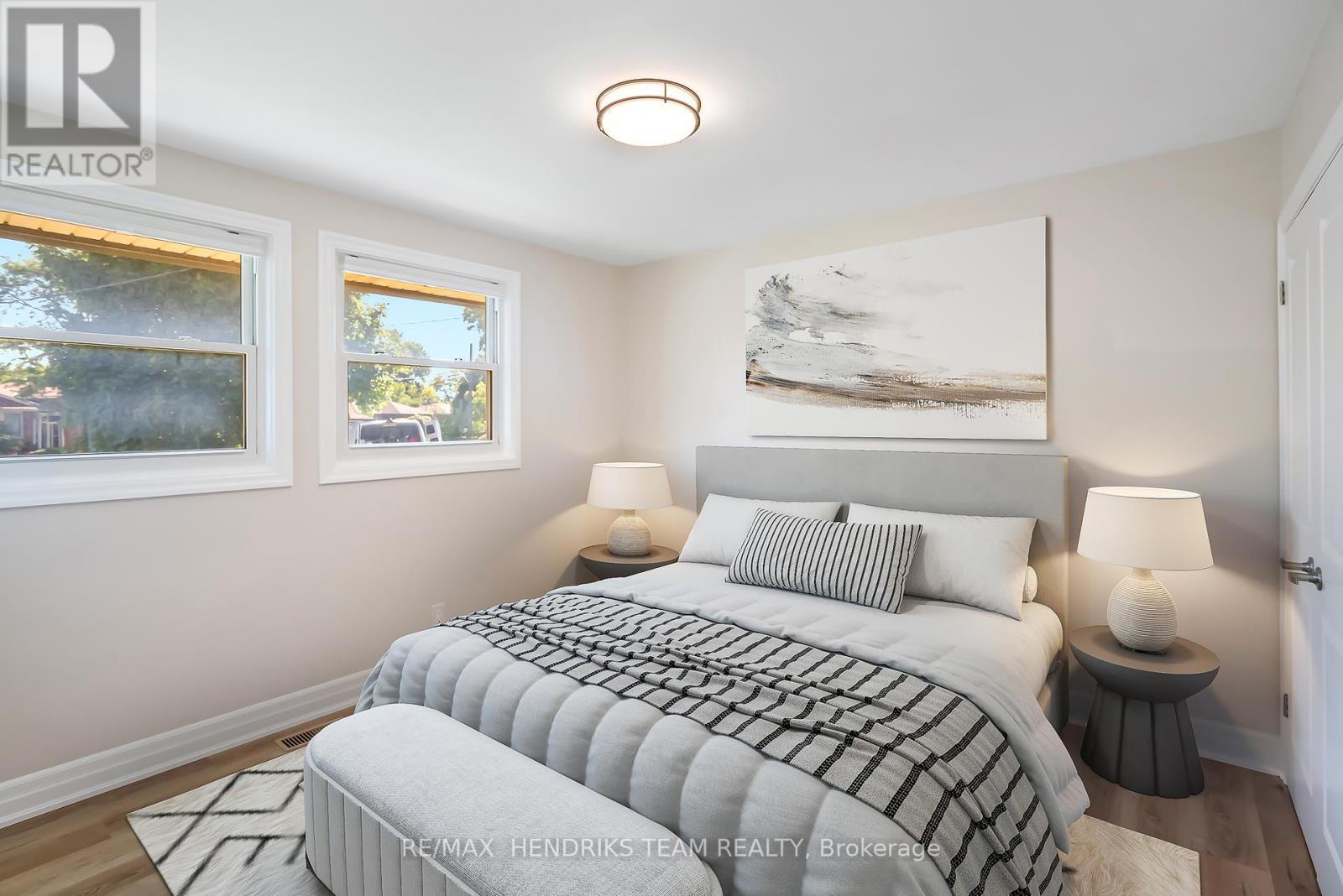 Photo 13 of 37 Coronation Boulevard, St Catharines ON