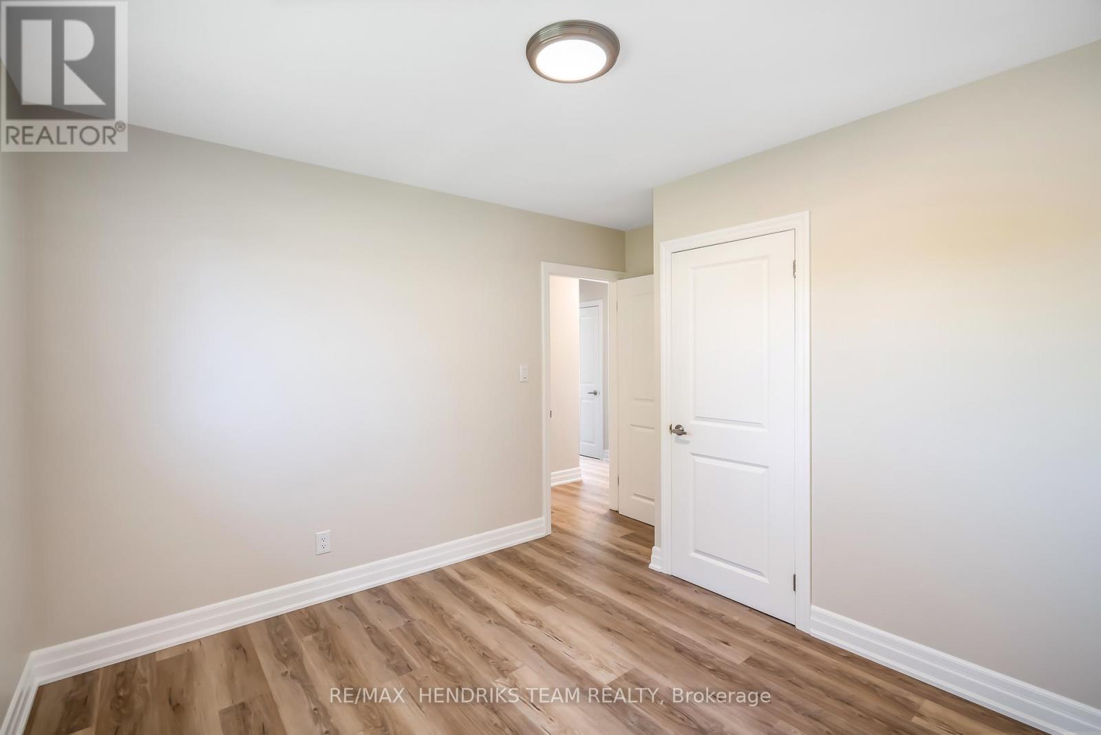 Photo 16 of 37 Coronation Boulevard, St Catharines ON