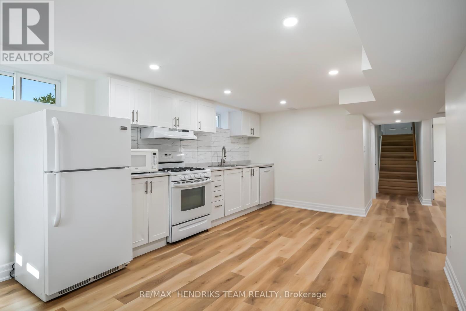 Photo 21 of 37 Coronation Boulevard, St Catharines ON