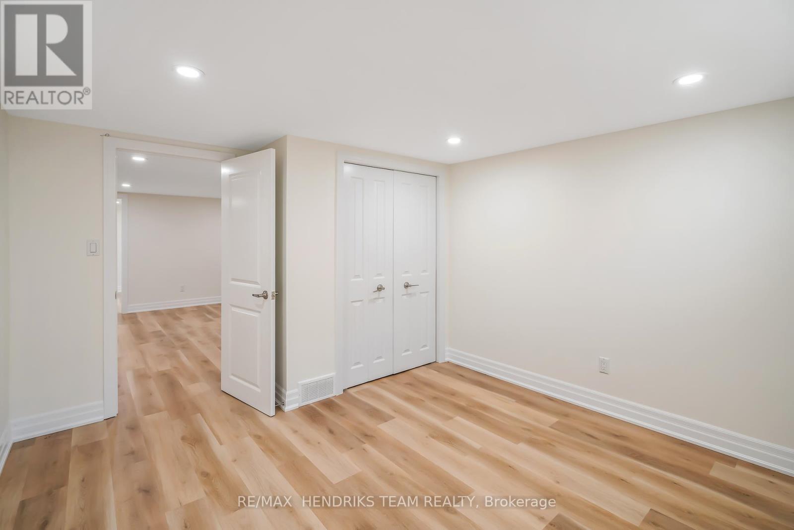 Photo 23 of 37 Coronation Boulevard, St Catharines ON