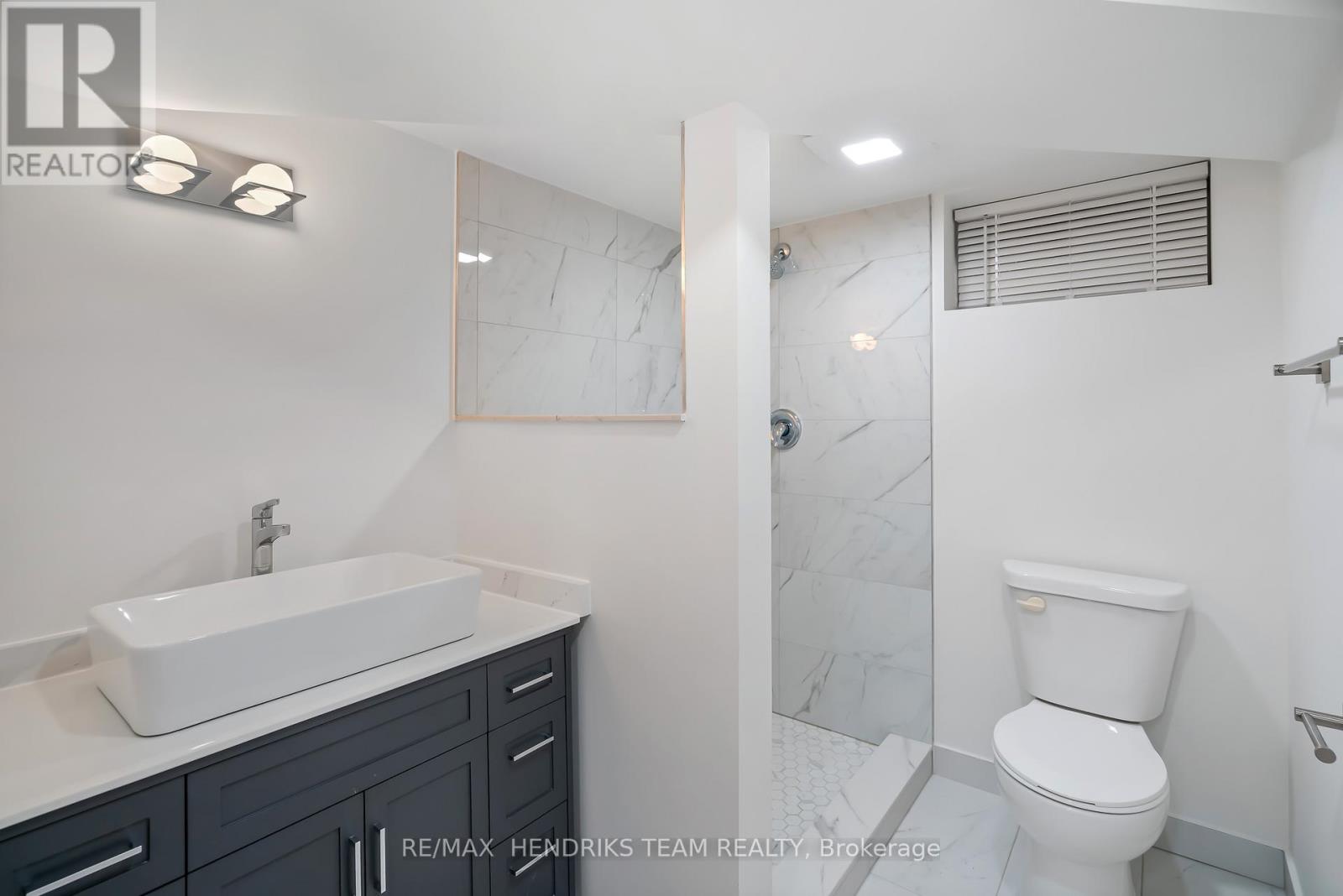Photo 24 of 37 Coronation Boulevard, St Catharines ON