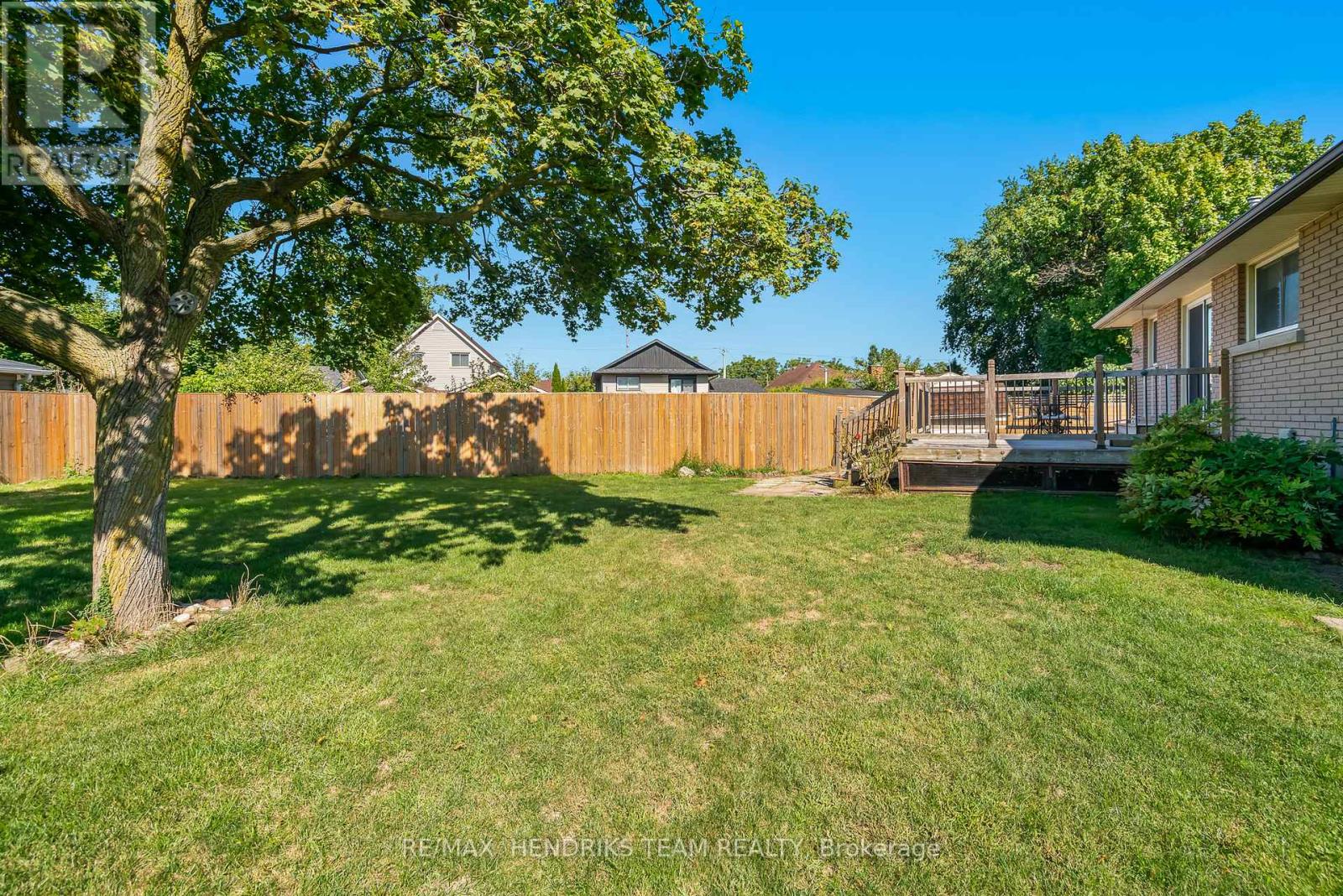Photo 29 of 37 Coronation Boulevard, St Catharines ON