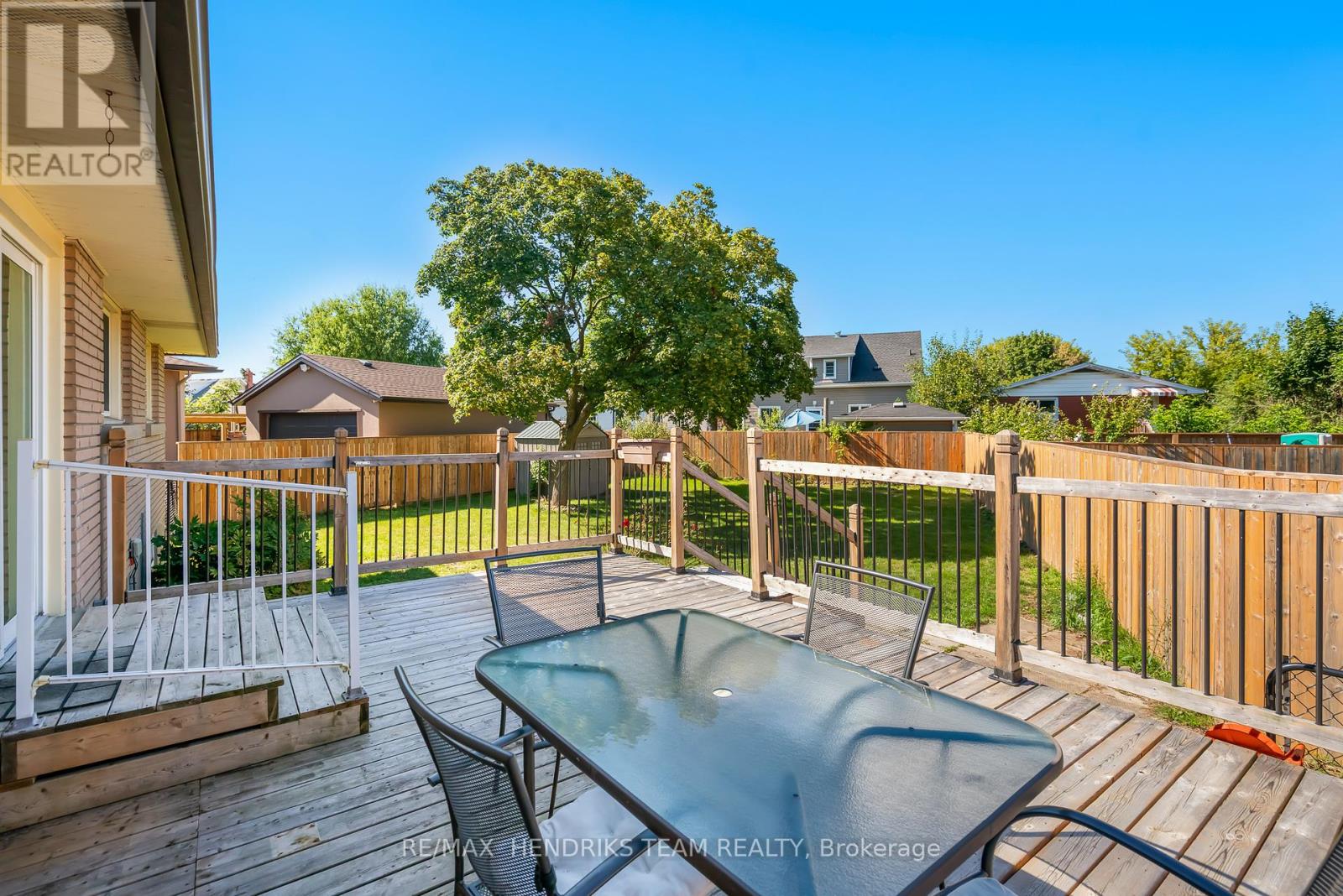 Photo 33 of 37 Coronation Boulevard, St Catharines ON