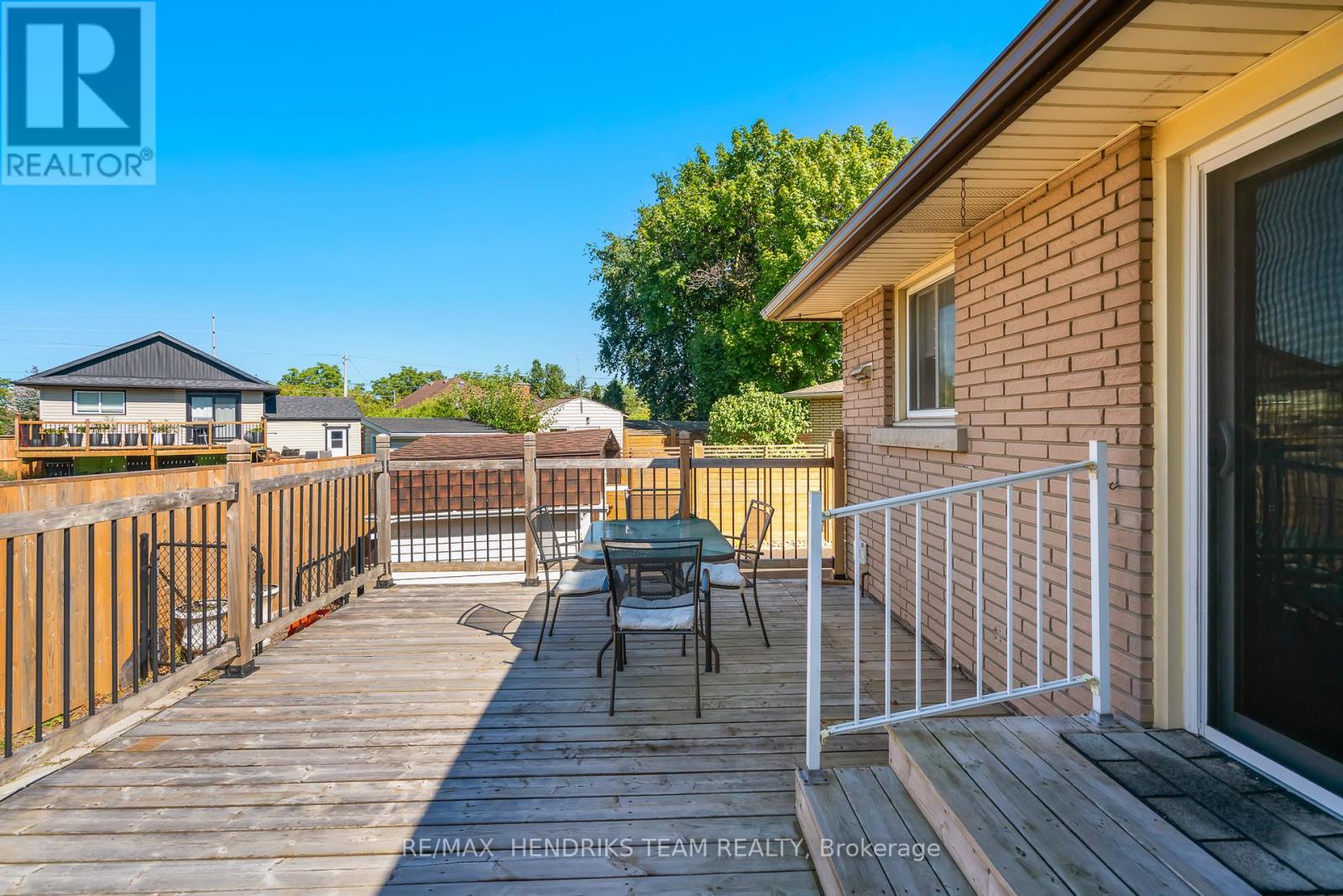 Photo 34 of 37 Coronation Boulevard, St Catharines ON