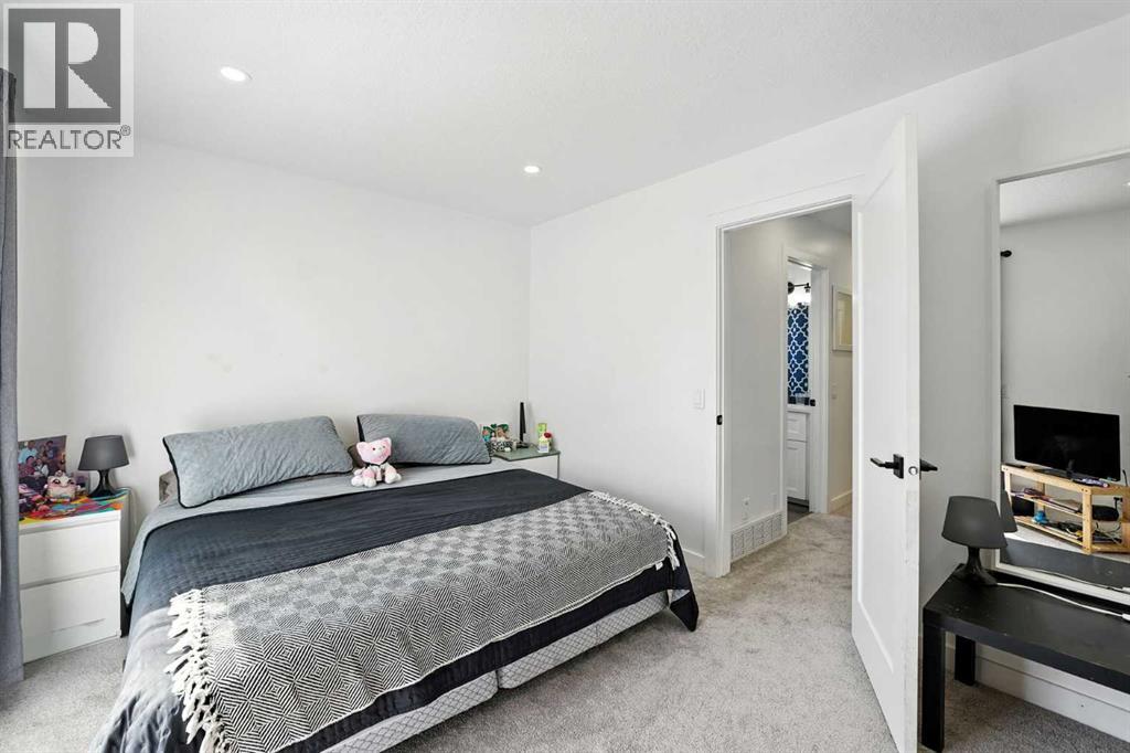 Photo 12 of 432 25 Avenue Ne, Calgary AB