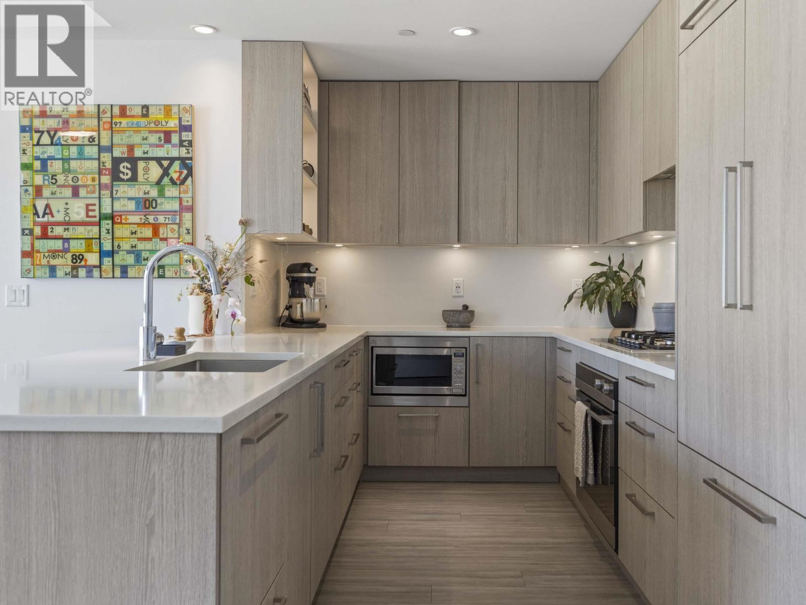 Photo 14 of 312 747 E 3rd Street, North Vancouver BC