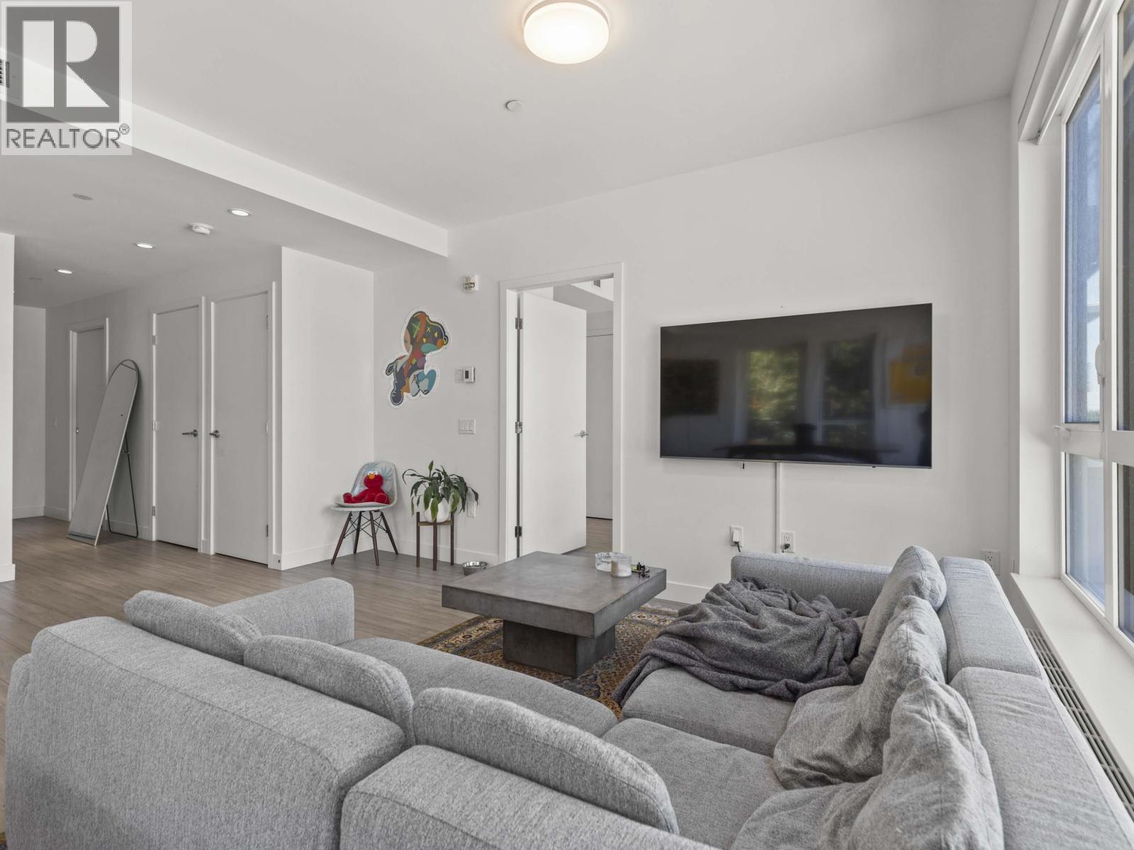 Photo 5 of 312 747 E 3rd Street, North Vancouver BC