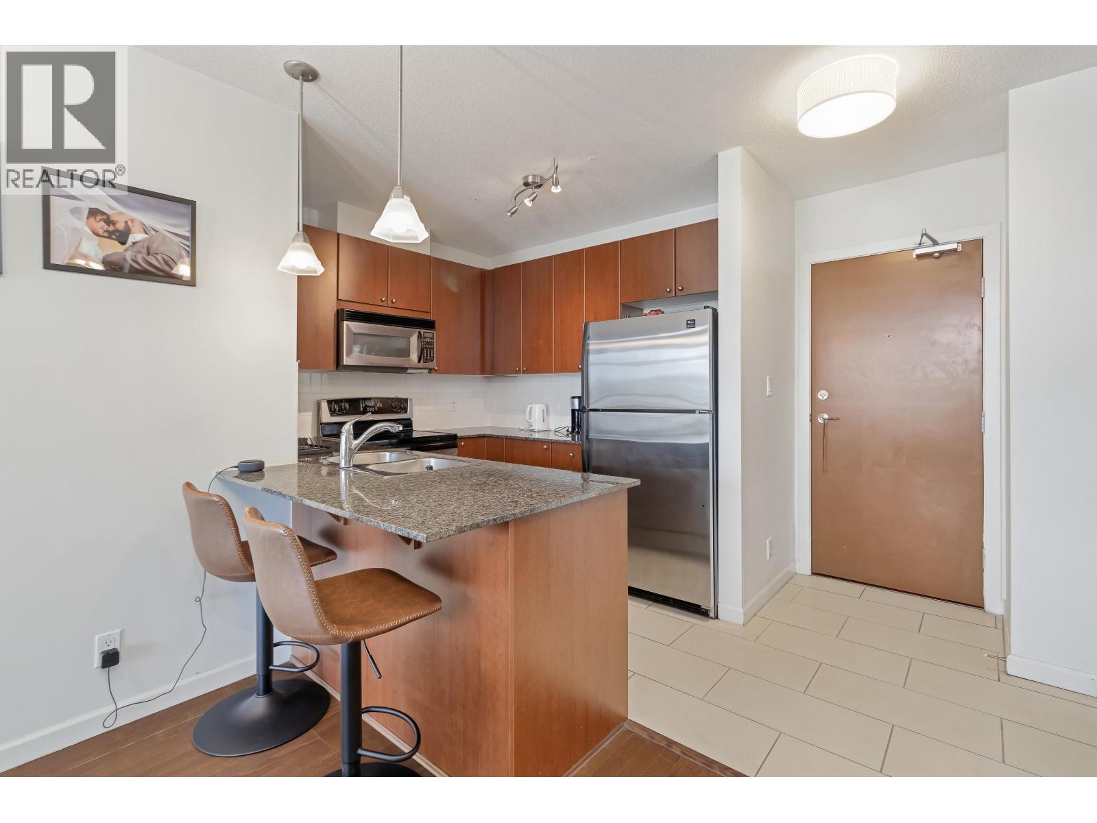 Photo 11 of 1808 610 Victoria Street, New Westminster BC