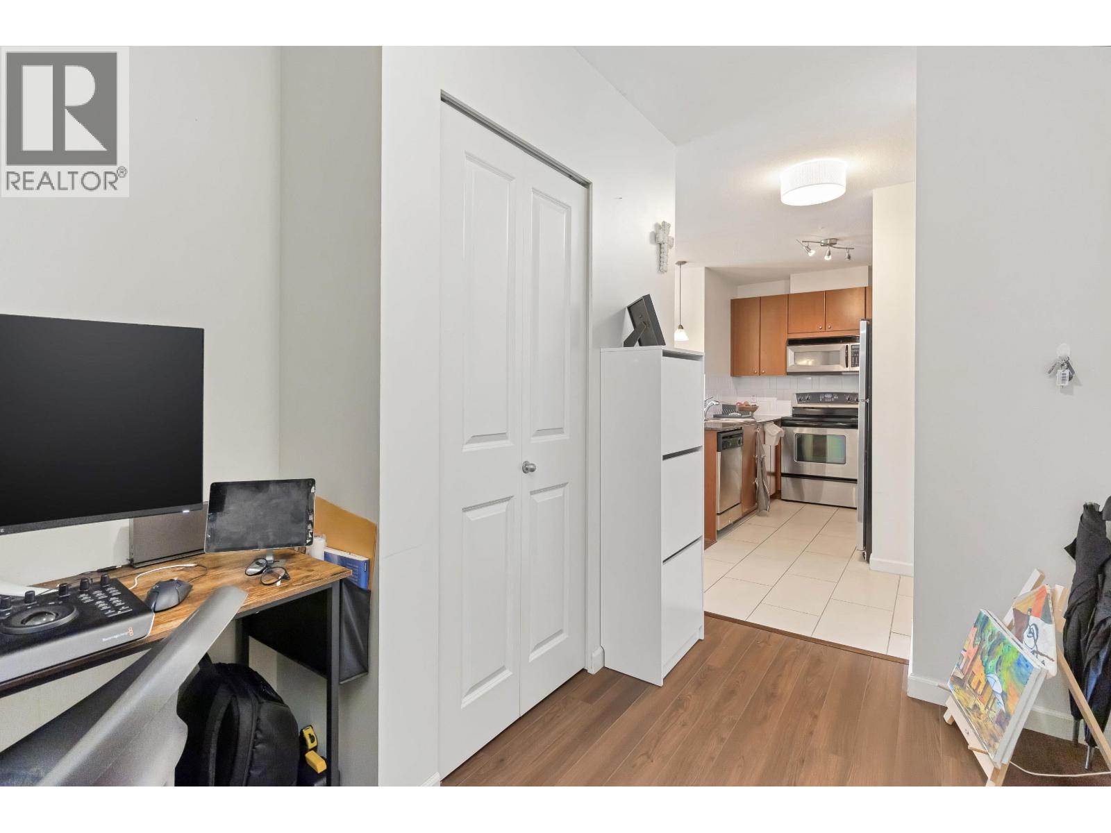 Photo 13 of 1808 610 Victoria Street, New Westminster BC