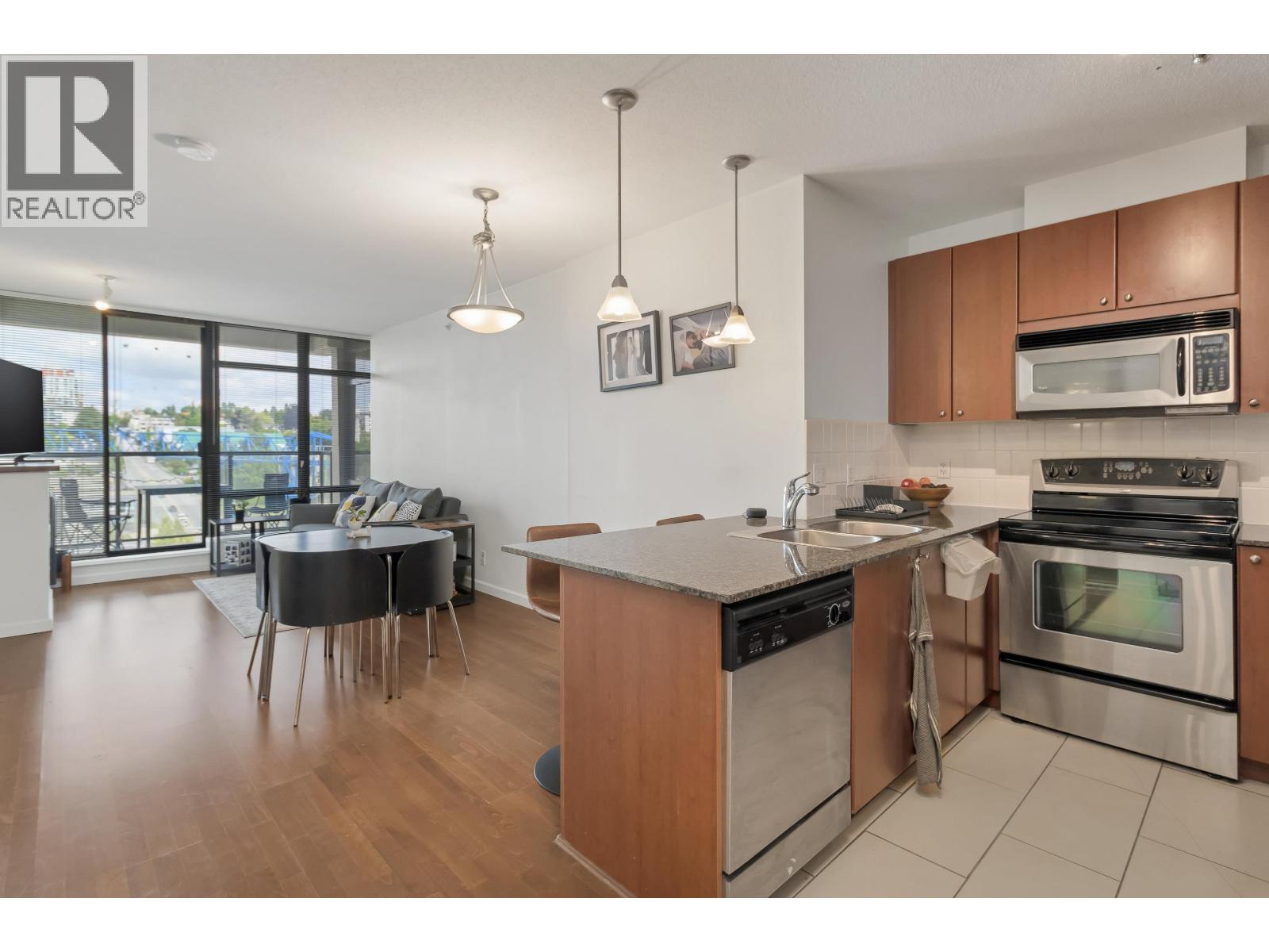 Photo 8 of 1808 610 Victoria Street, New Westminster BC