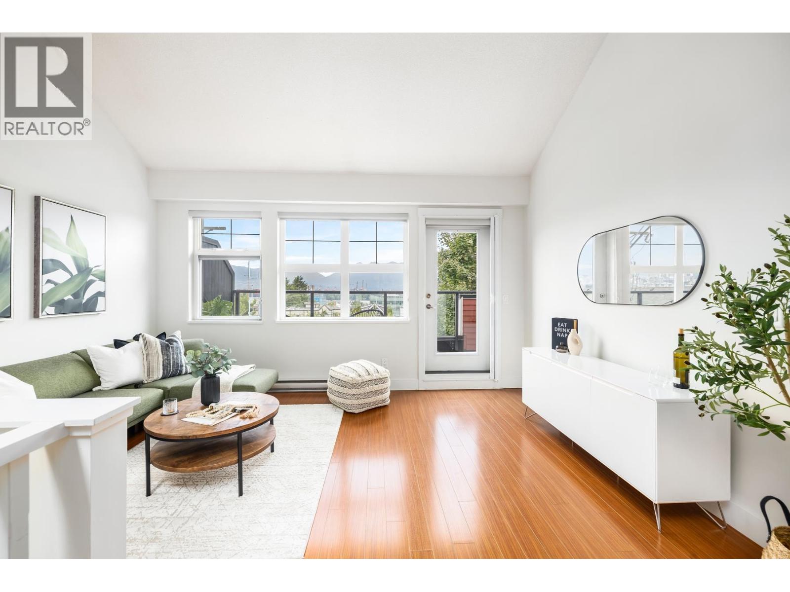 Photo 1 of 2276 St George Street, Vancouver BC