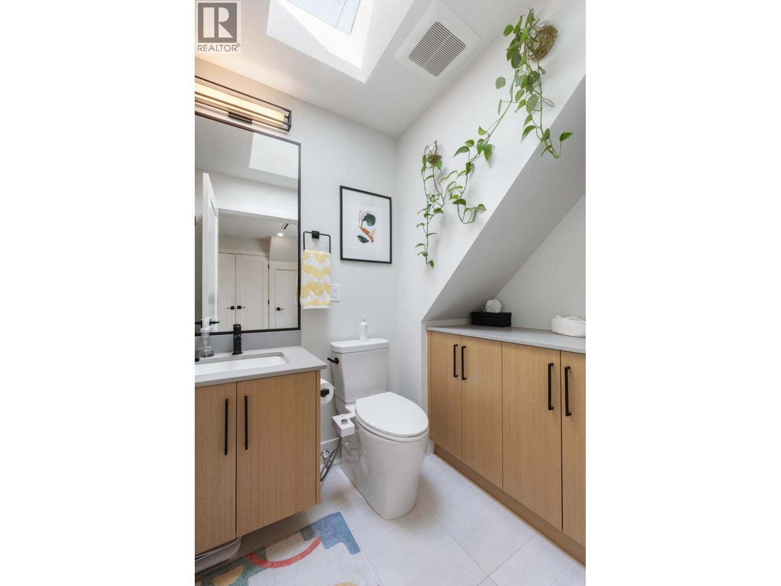 1827 W 15TH AVENUE, Vancouver