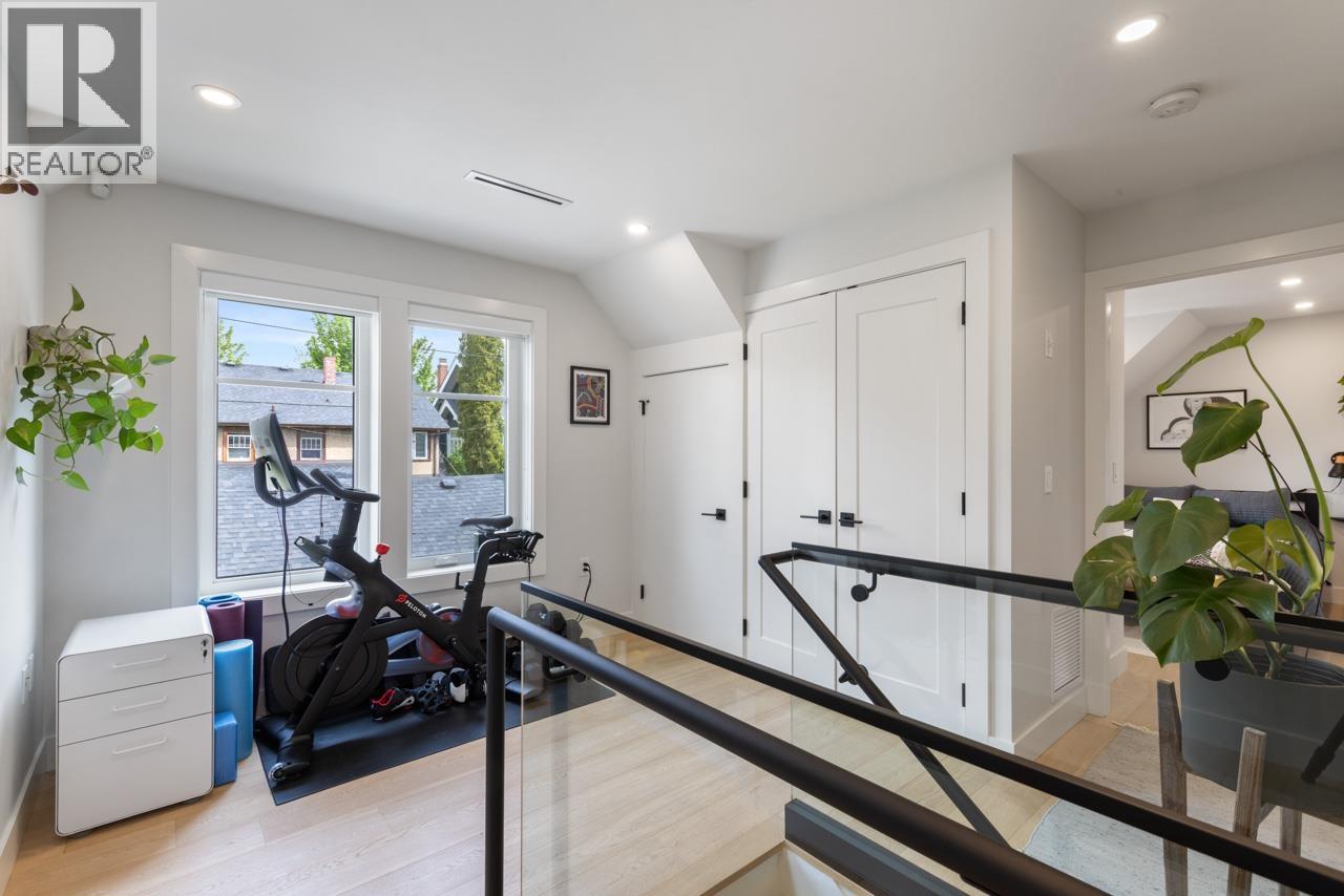 1827 W 15TH AVENUE, Vancouver