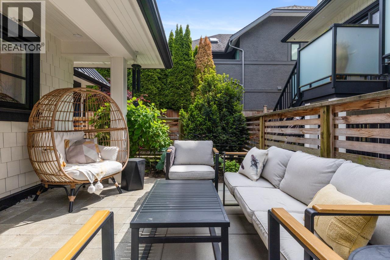 1827 W 15TH AVENUE, Vancouver