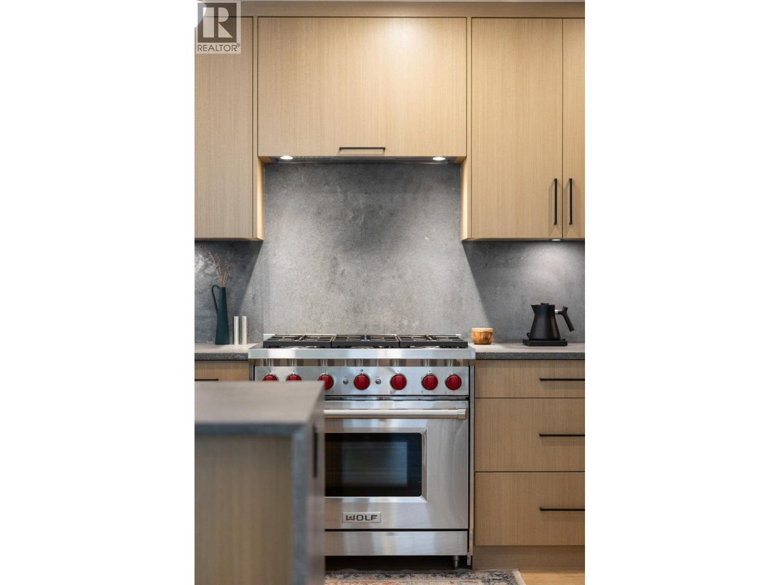 1827 W 15TH AVENUE, Vancouver