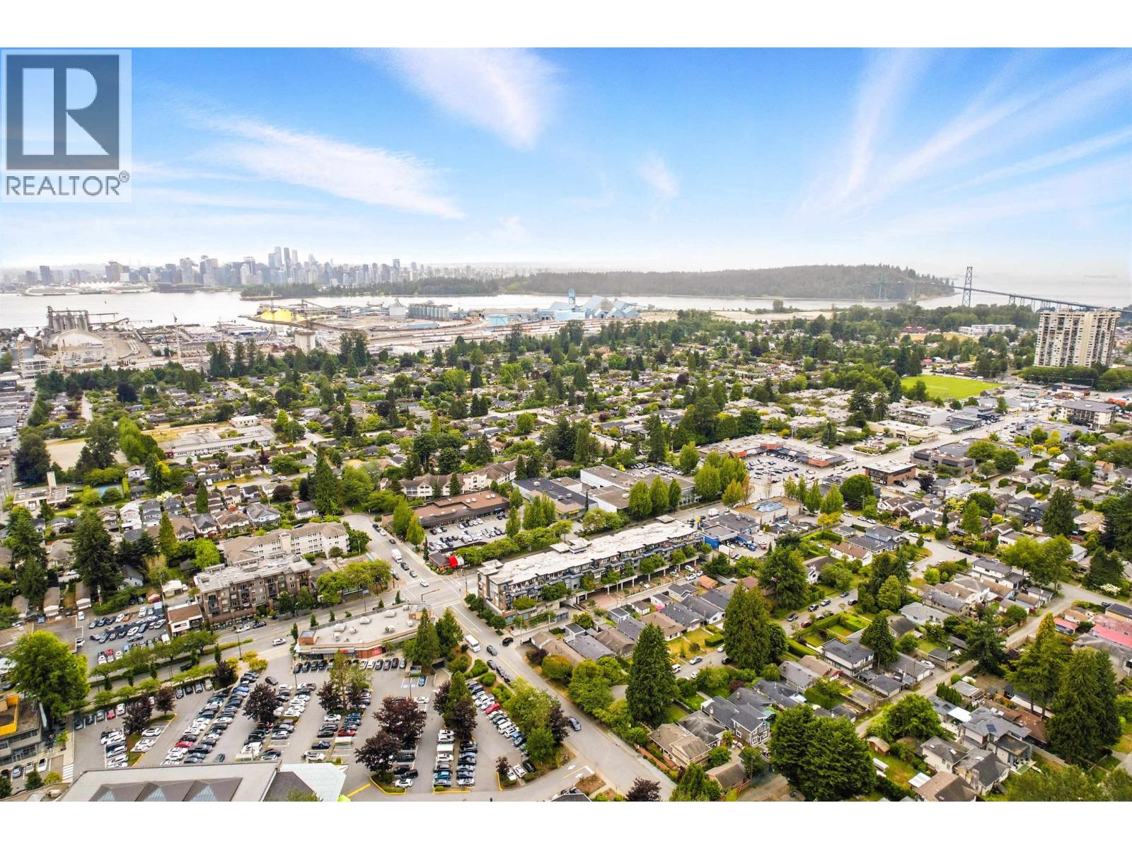 Photo 31 of 215 1330 Marine Drive, North Vancouver BC
