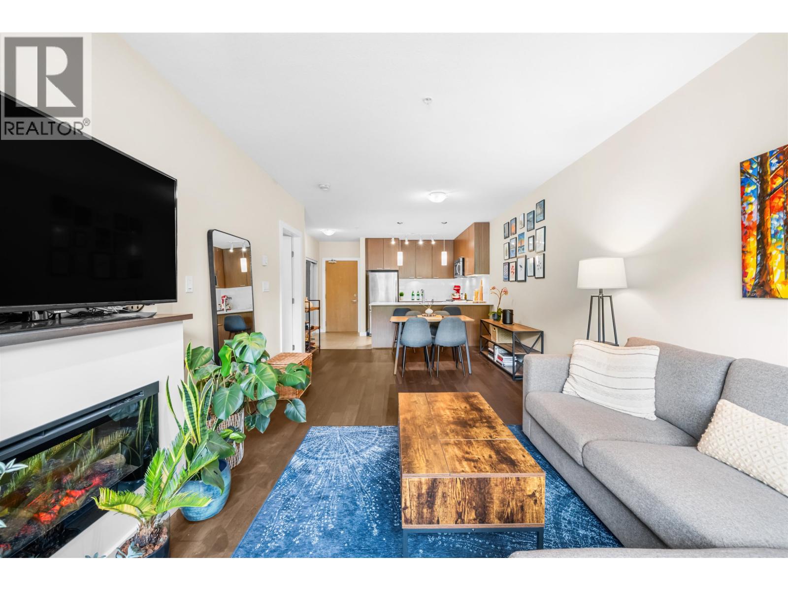 Photo 8 of 215 1330 Marine Drive, North Vancouver BC