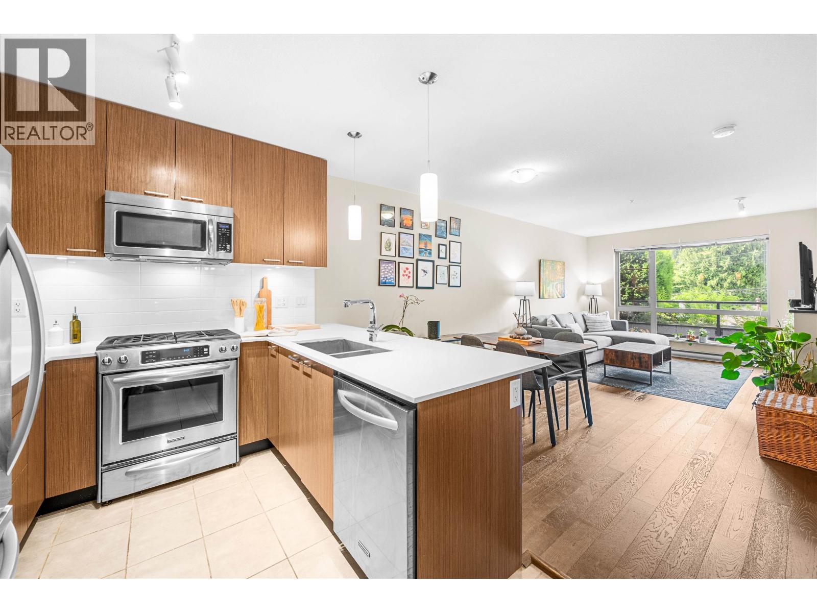 Photo 9 of 215 1330 Marine Drive, North Vancouver BC
