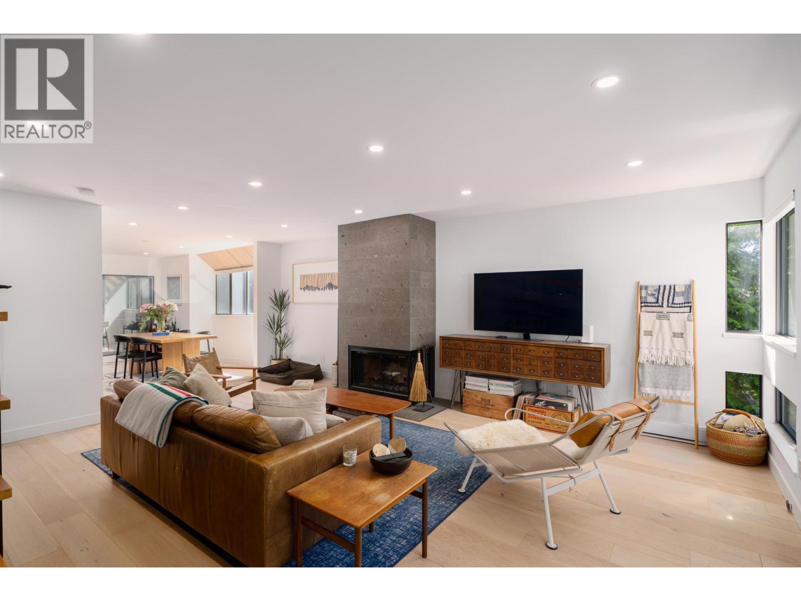 Photo 1 of 2018 Chesterfield Avenue, North Vancouver BC