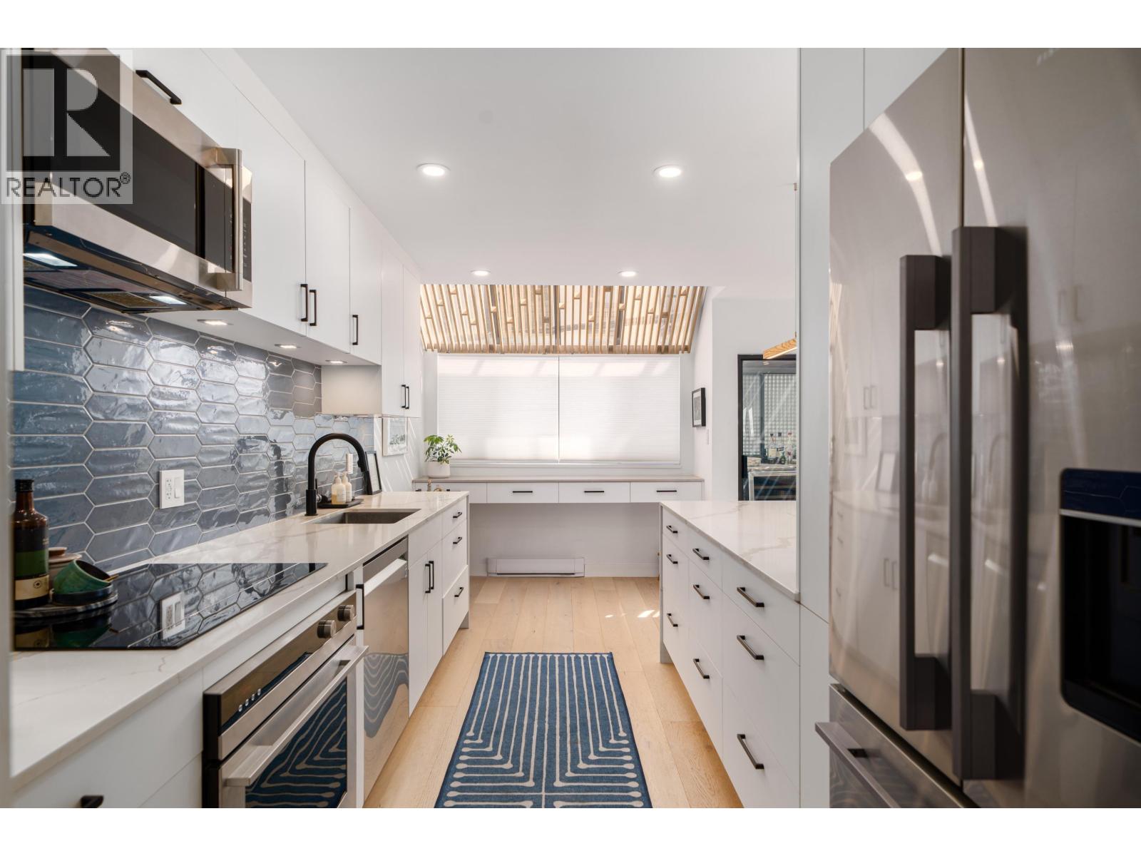 Photo 17 of 2018 Chesterfield Avenue, North Vancouver BC