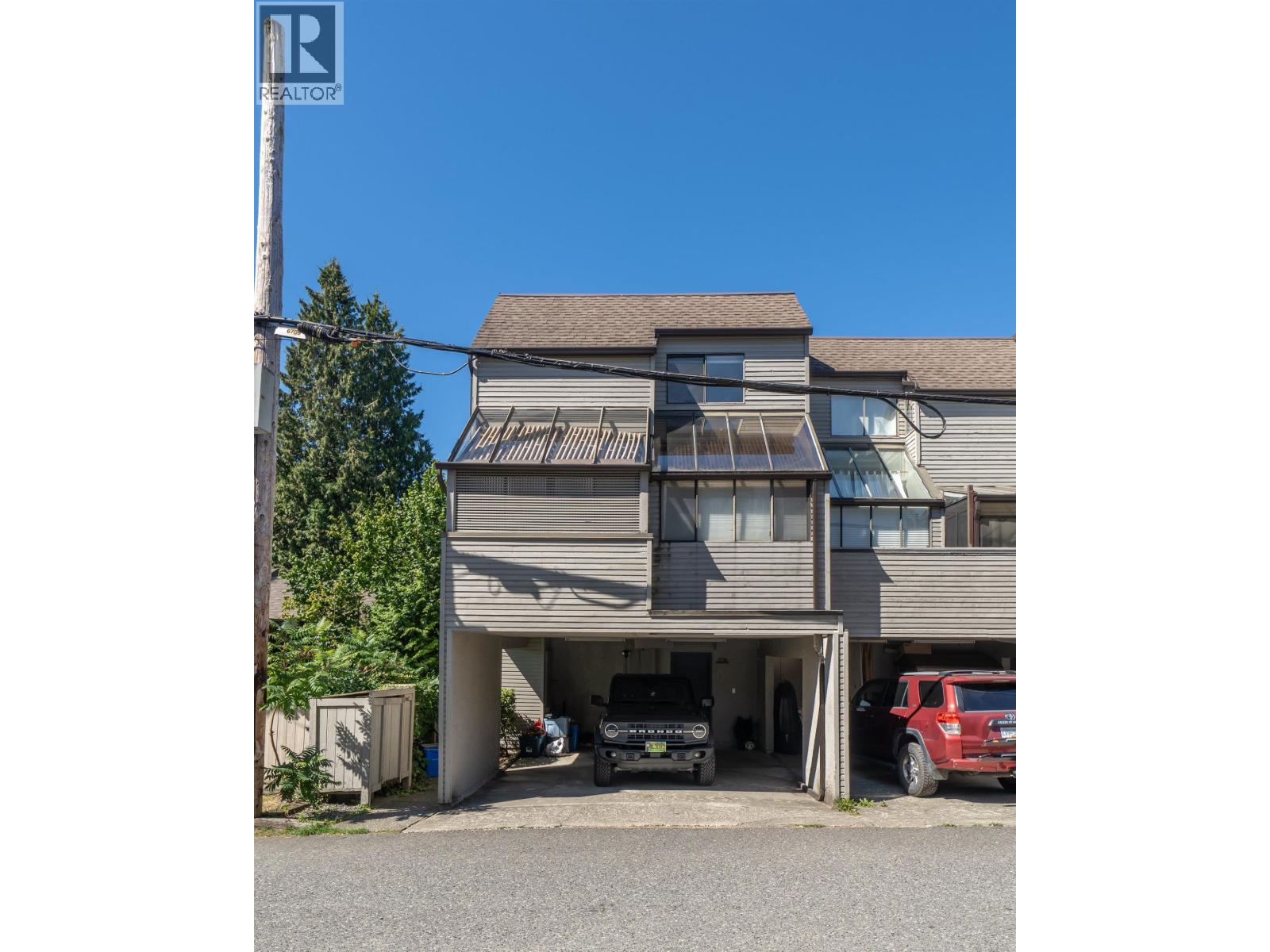 Photo 25 of 2018 Chesterfield Avenue, North Vancouver BC