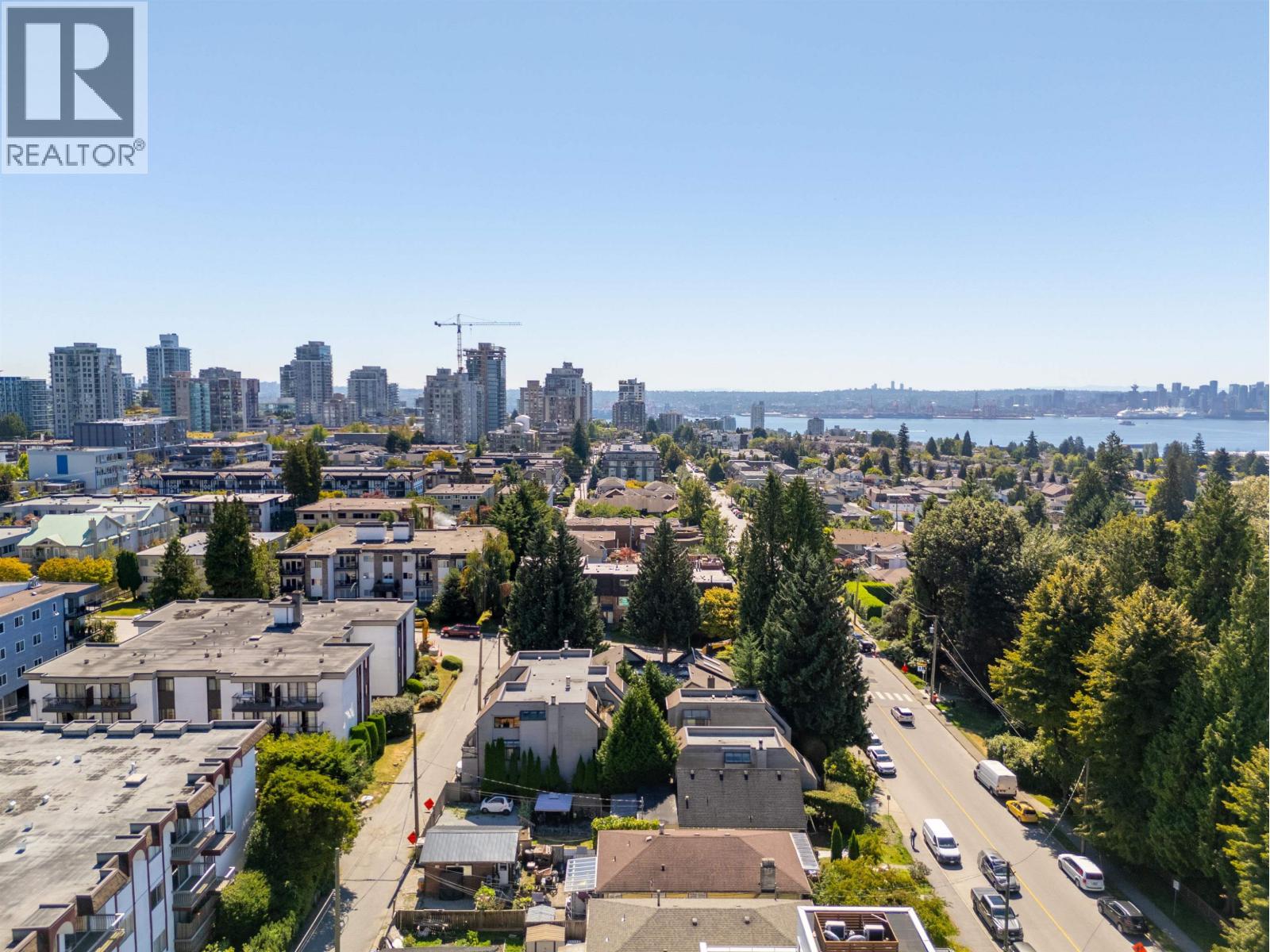 Photo 28 of 2018 Chesterfield Avenue, North Vancouver BC