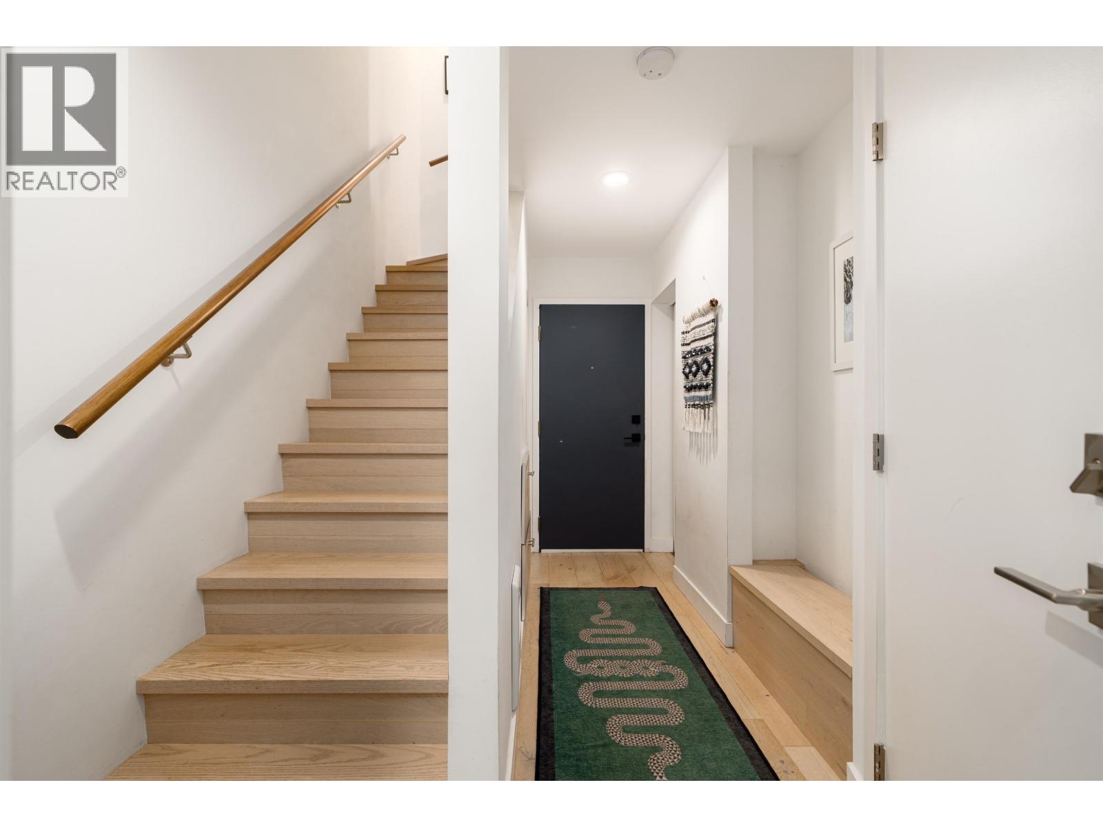 Photo 5 of 2018 Chesterfield Avenue, North Vancouver BC